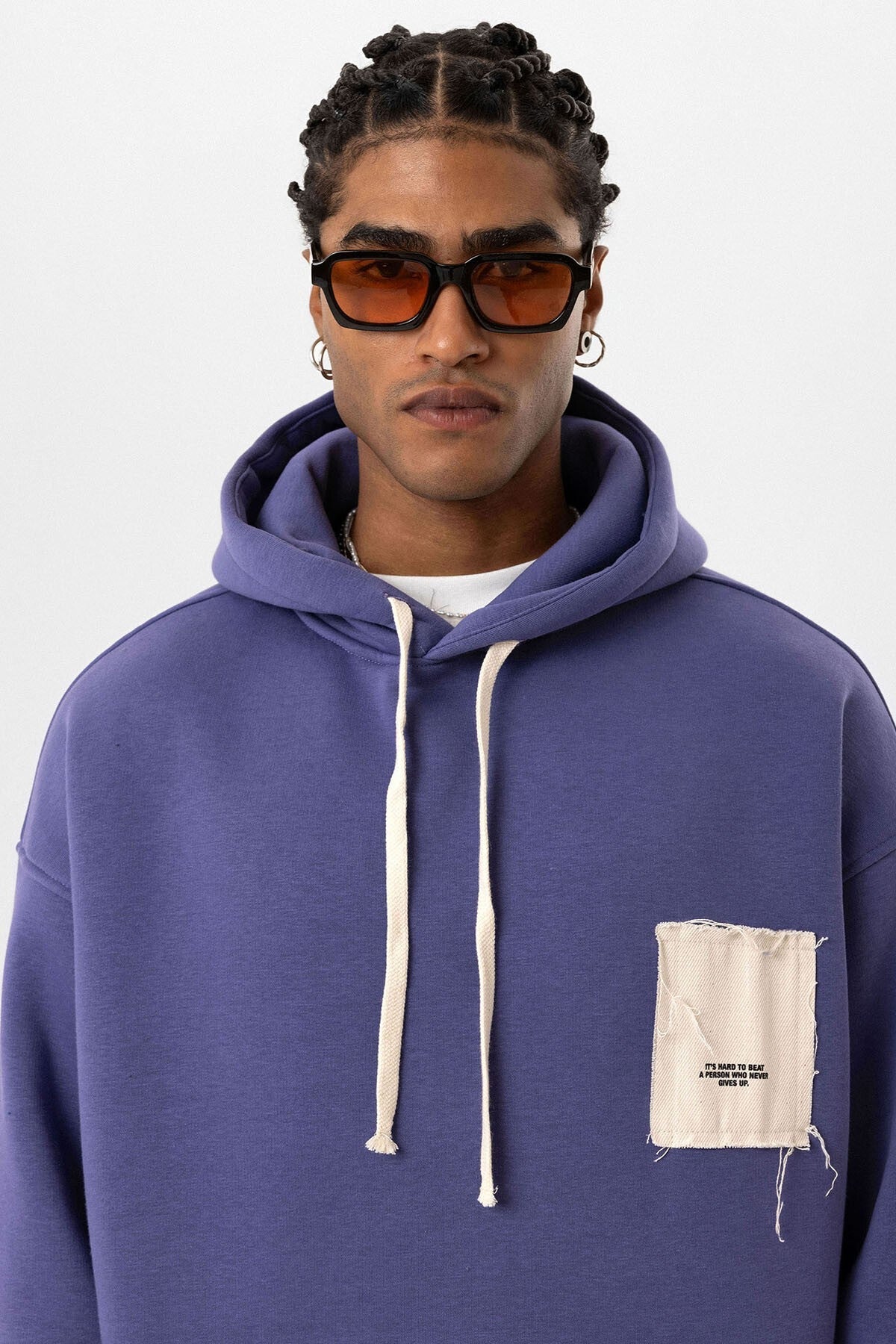 Etiket Detaylı Oversize Kapüşonlu Sweatshirt