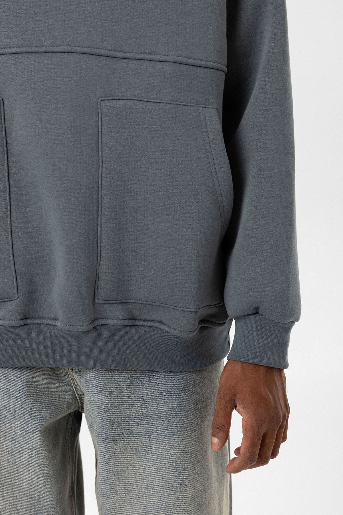 Çift Cep Fermuar Detaylı Kapüşonlu Sweatshirt