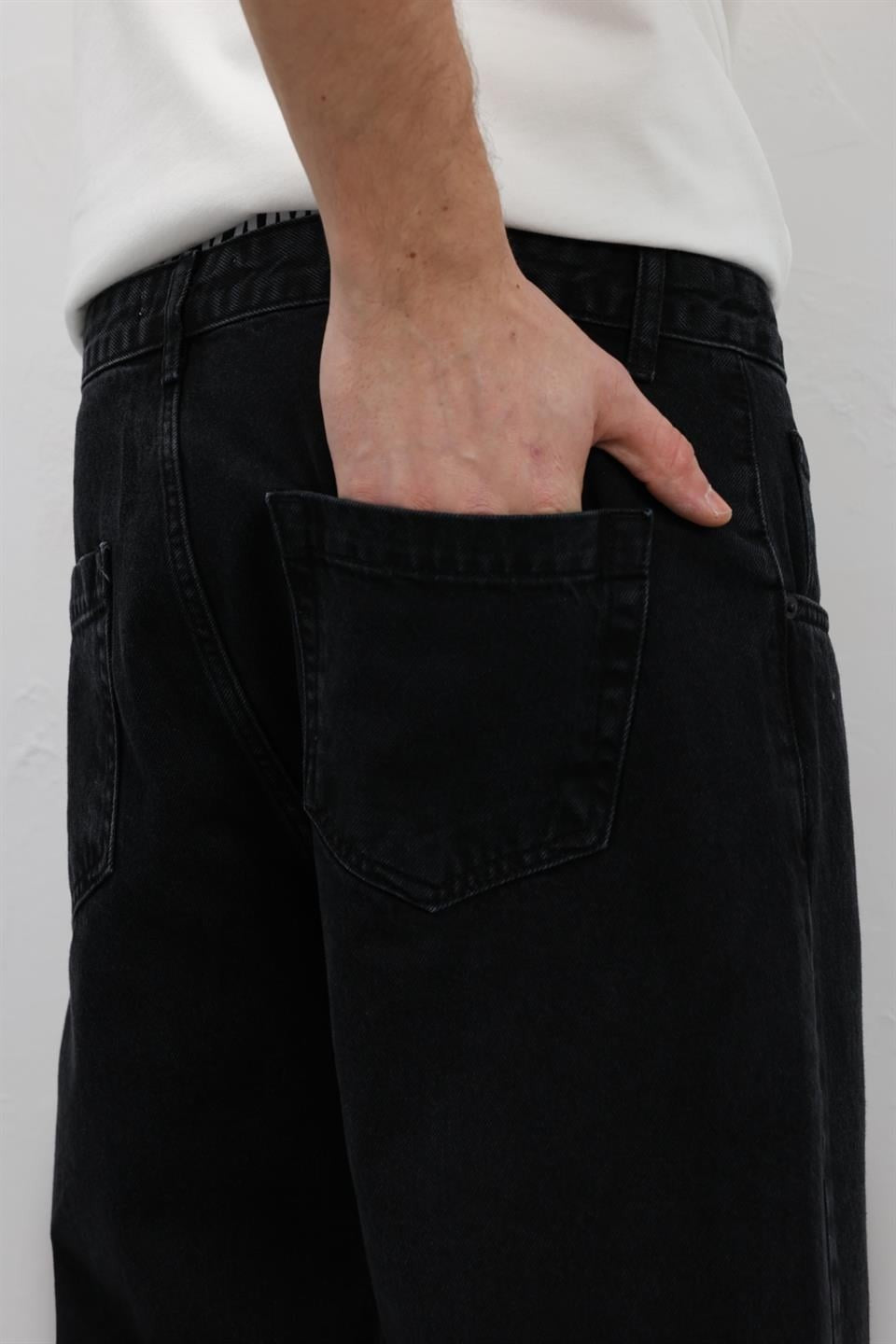 Dikiş Detaylı Relaxed Fit Jean