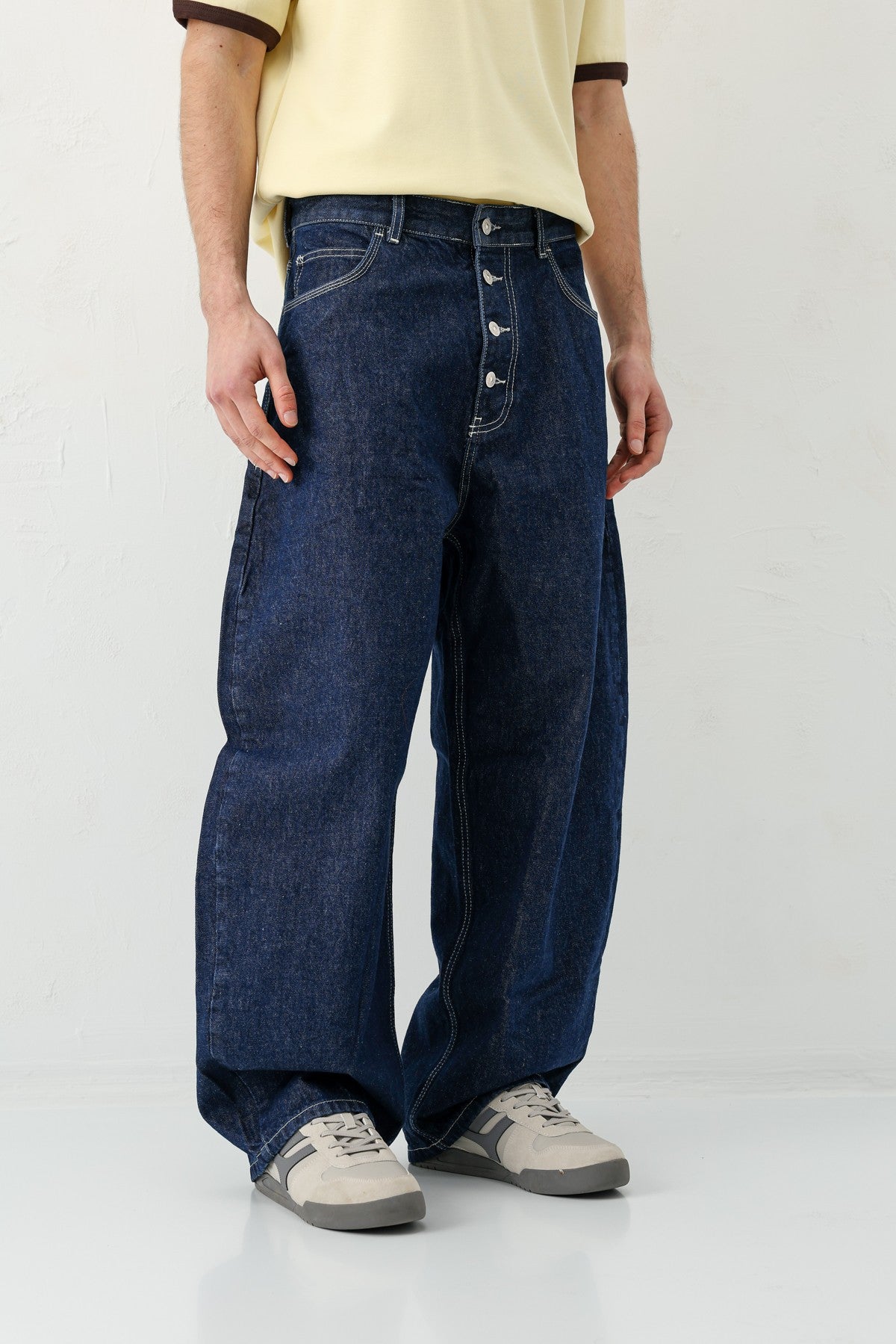 Barrel Fit Jeans