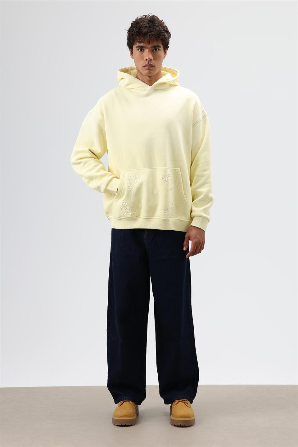 Oversize Nakış Detaylı Hoodie