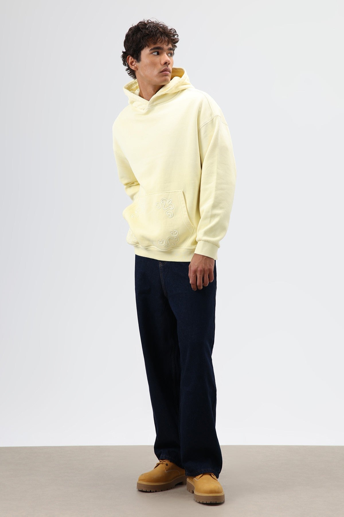Oversize Nakış Detaylı Hoodie