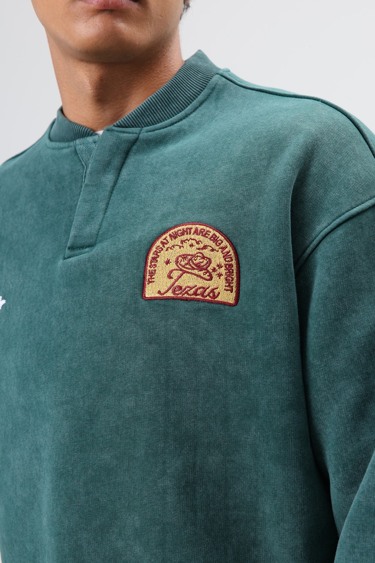 Oversize Henley Yaka Baskılı Sweatshirt