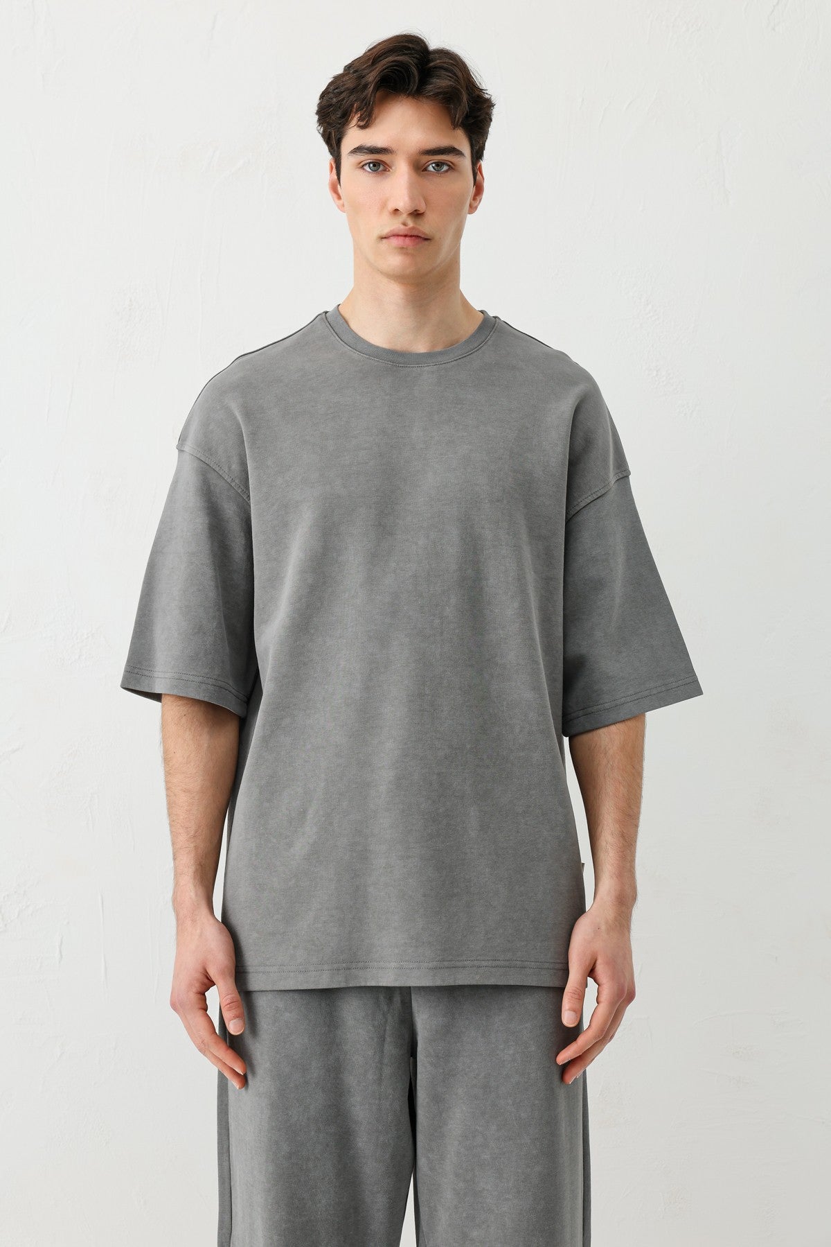 Kısa Kollu Yıkamalı Oversize Tişört