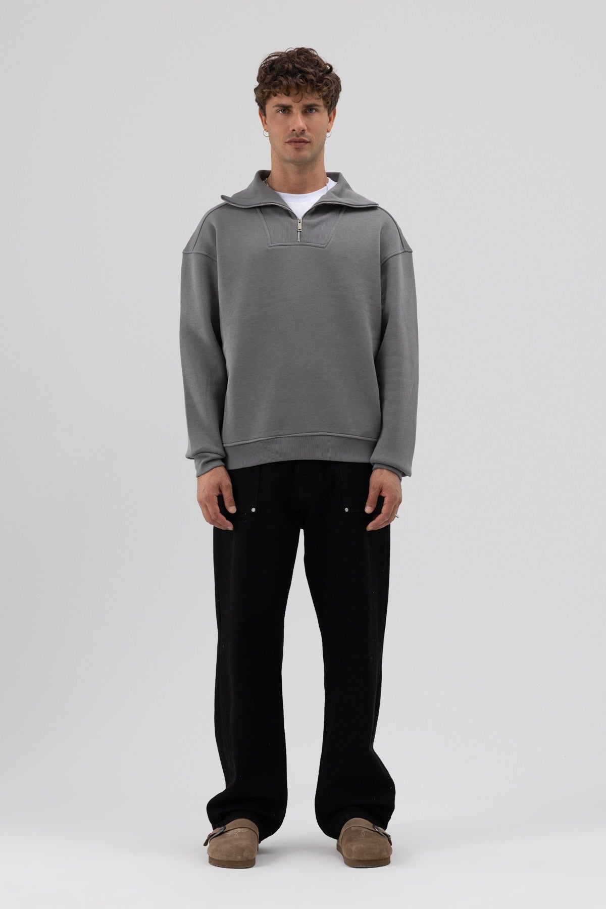 Basic Fermuarlı Dik Yaka Sweatshirt