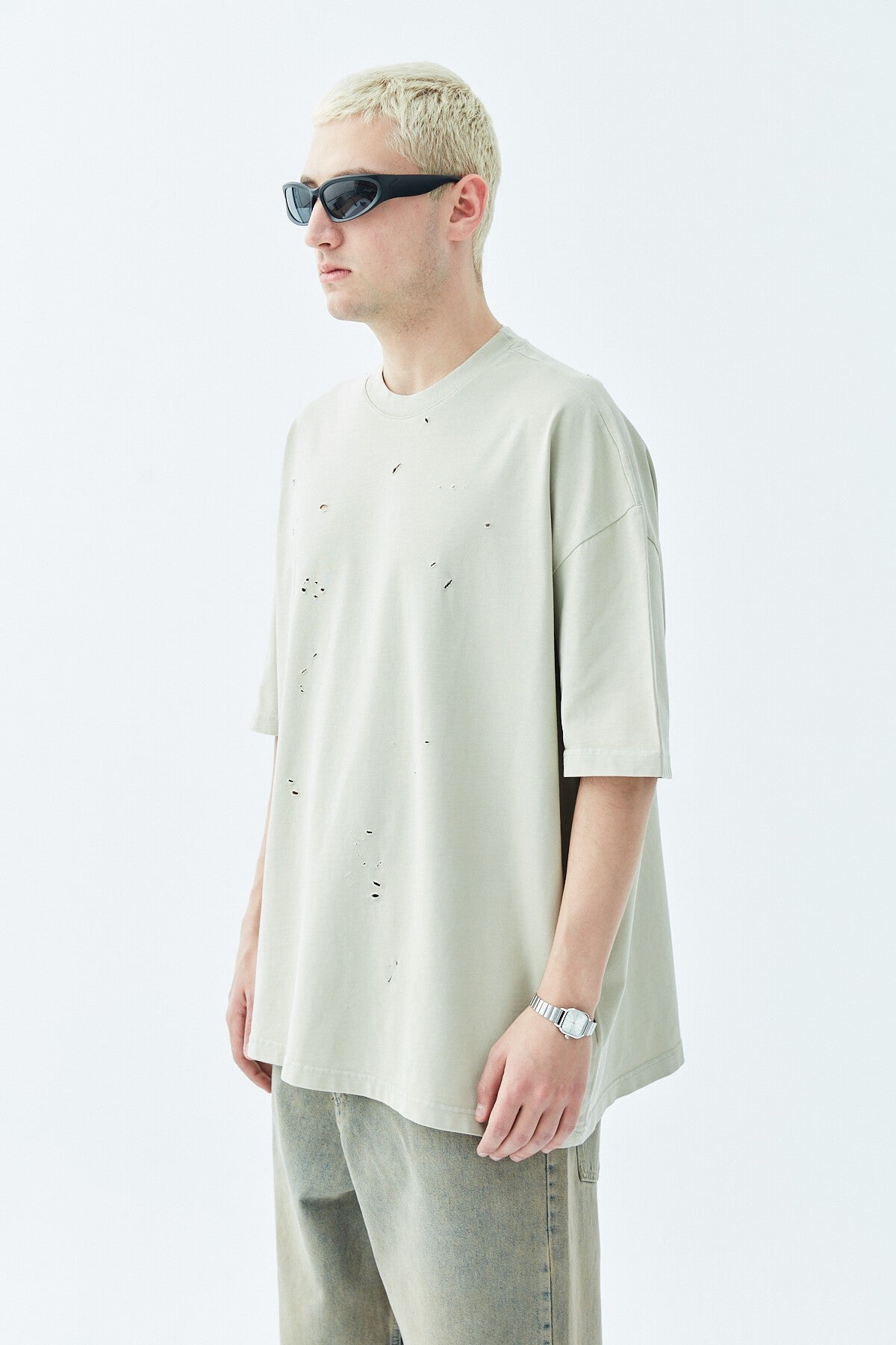Yırtık Detaylı Oversize Tişört