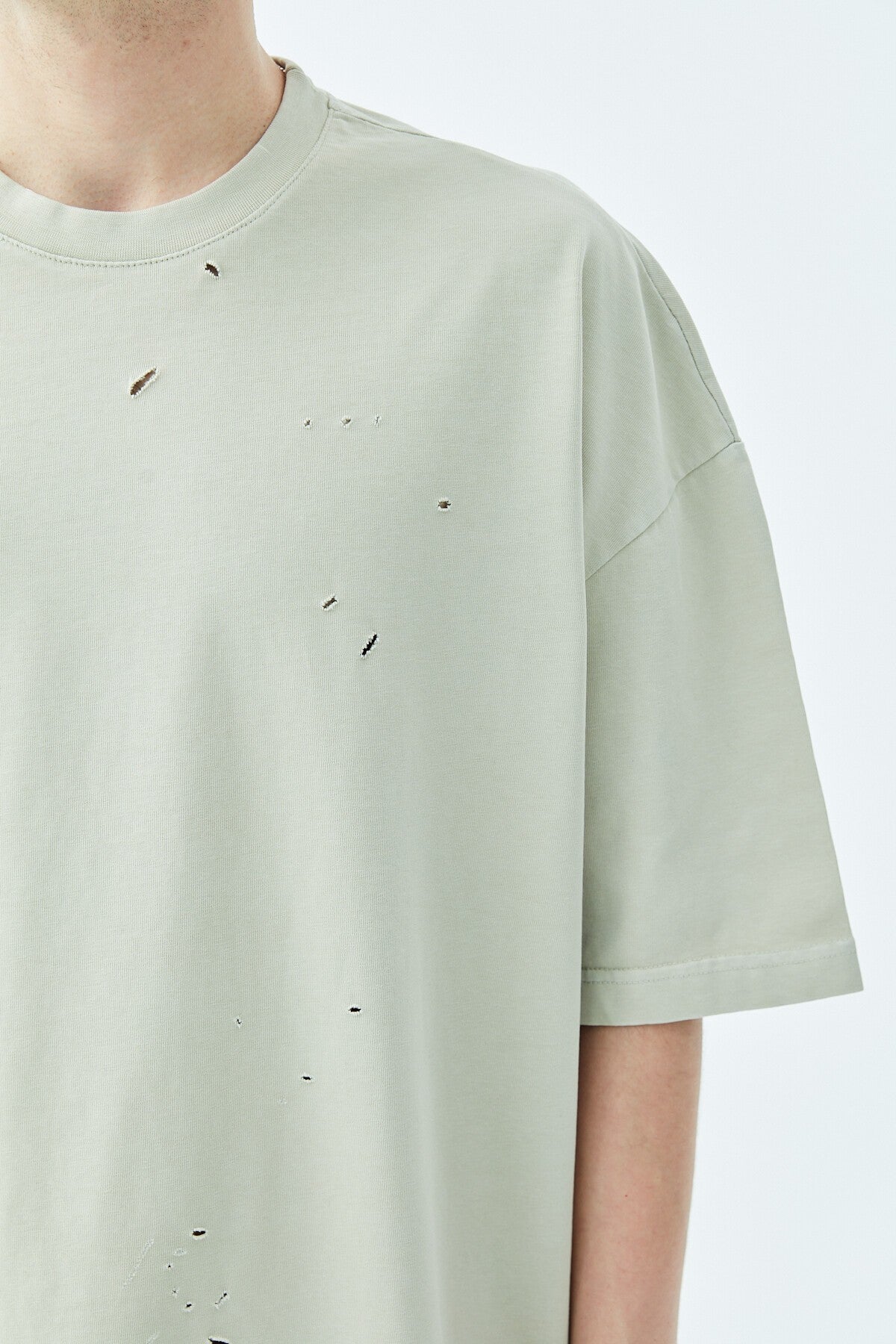 Yırtık Detaylı Oversize Tişört