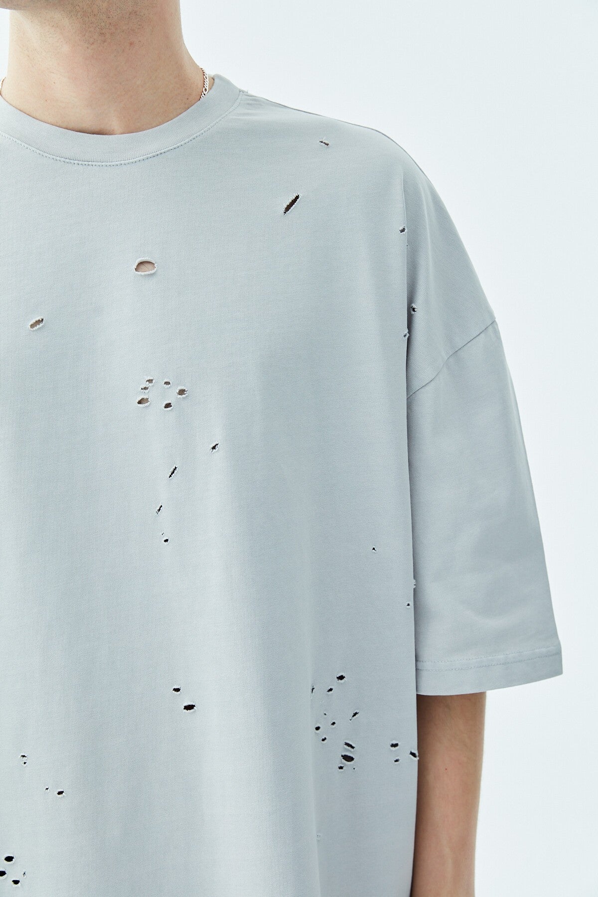 Yırtık Detaylı Oversize Tişört