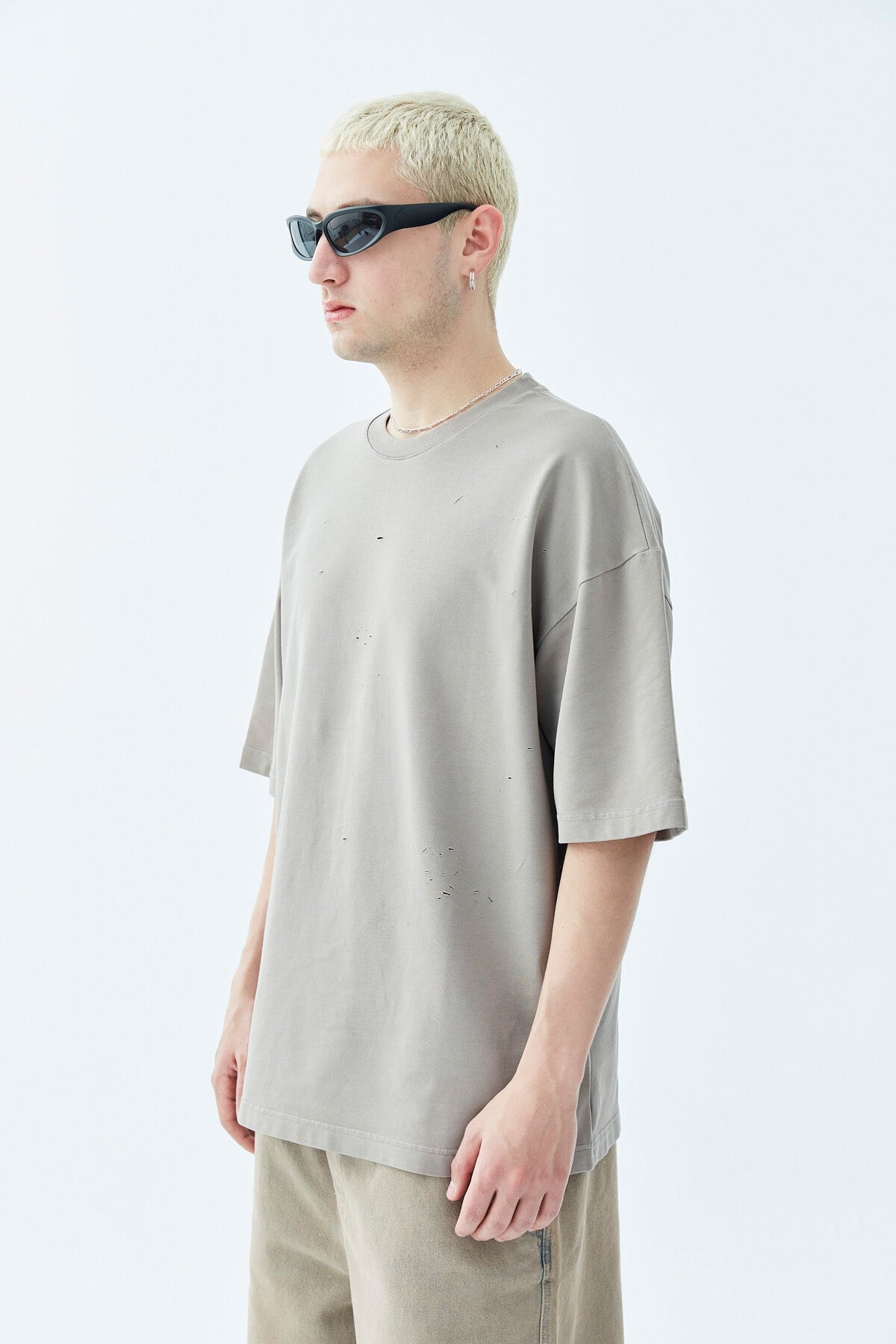Yırtık Detaylı Oversize Tişört