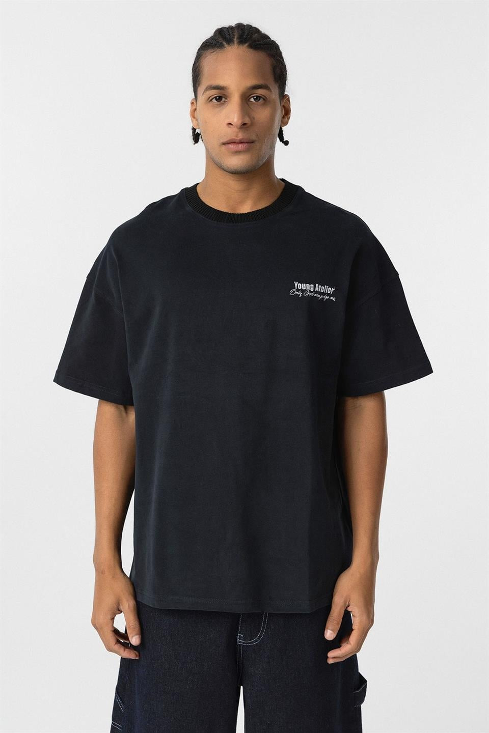 Nakış İşlemeli Oversize Tişört