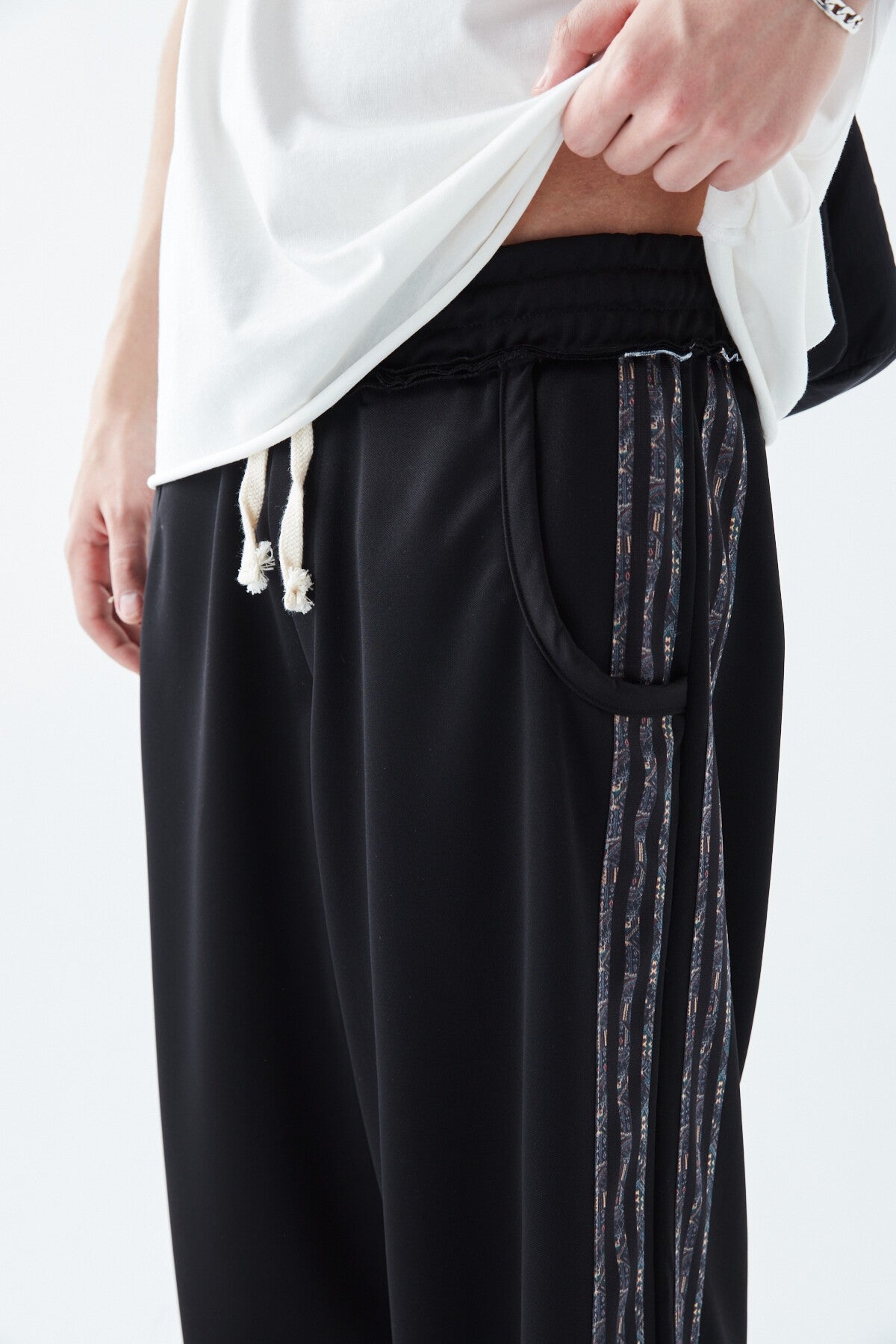 Şerit Detaylı Baggy Eşofman Altı