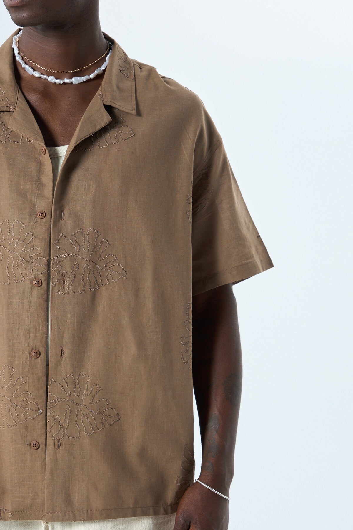 Nakış Detaylı Oversize Keten Gömlek