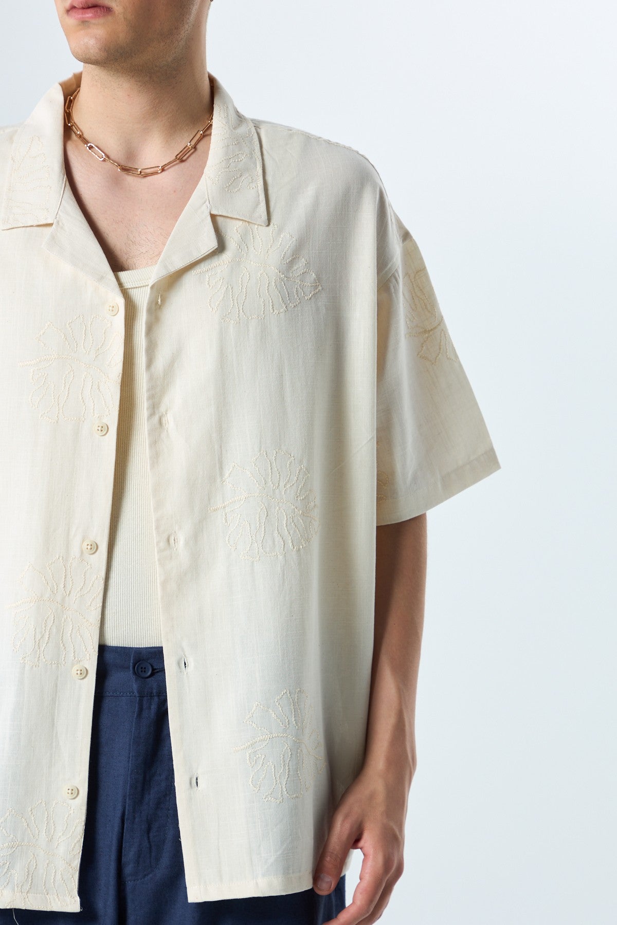 Nakış Detaylı Oversize Keten Gömlek