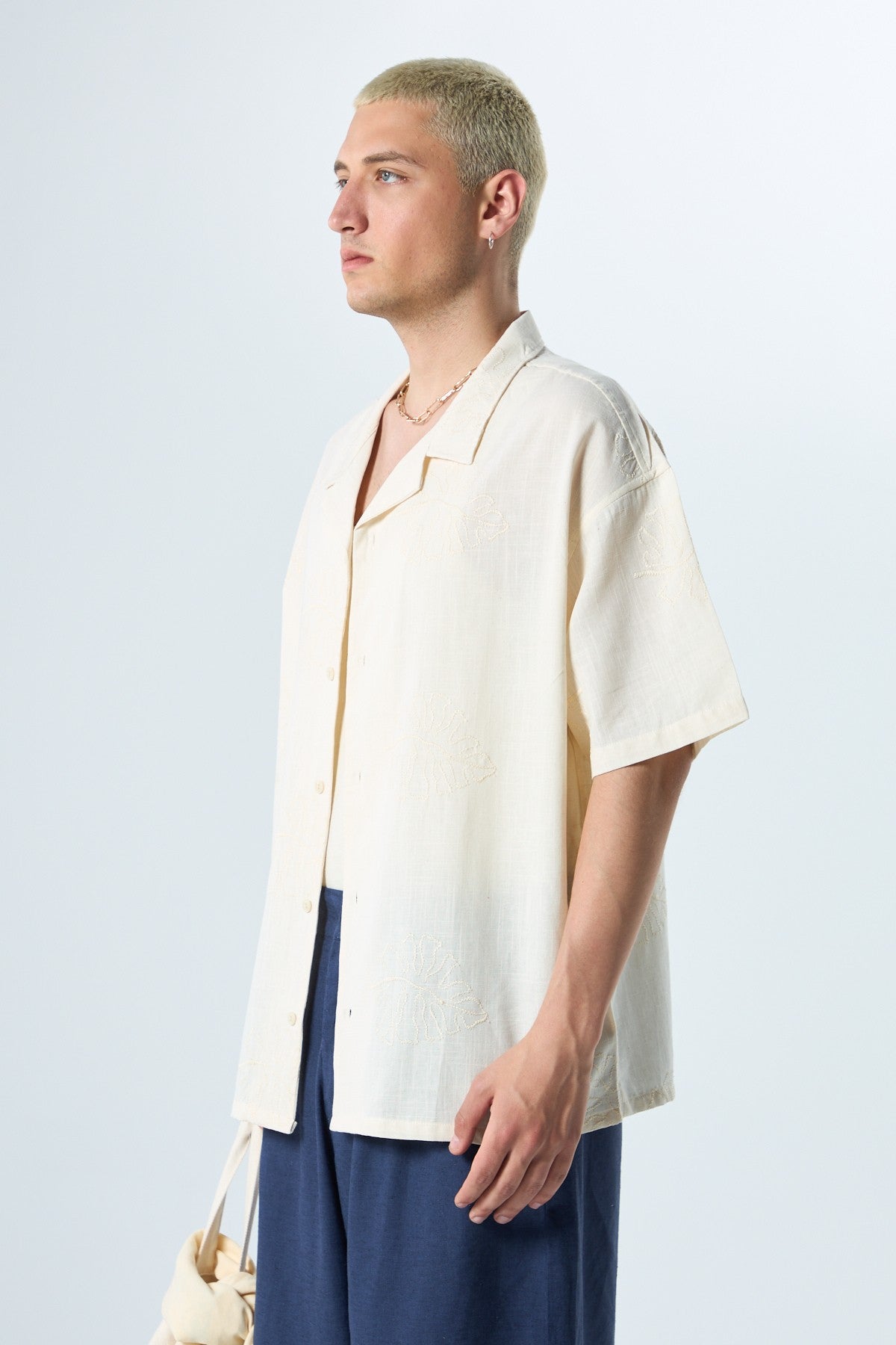 Nakış Detaylı Oversize Keten Gömlek