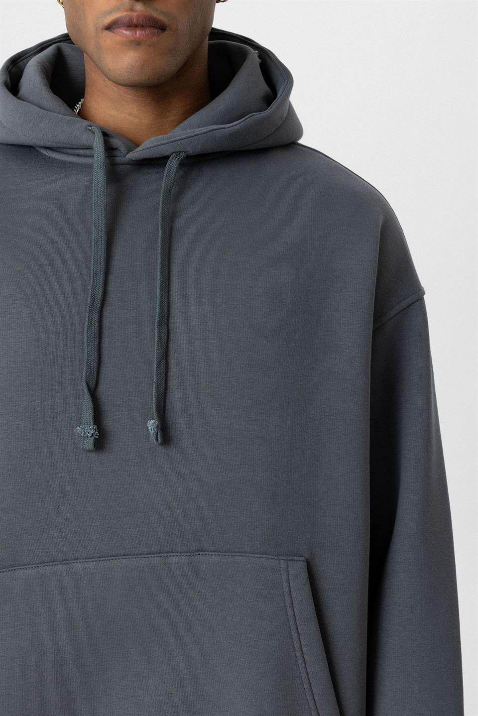 Basic Oversize Kapüşonlu Cep Detaylı Sweatshirt