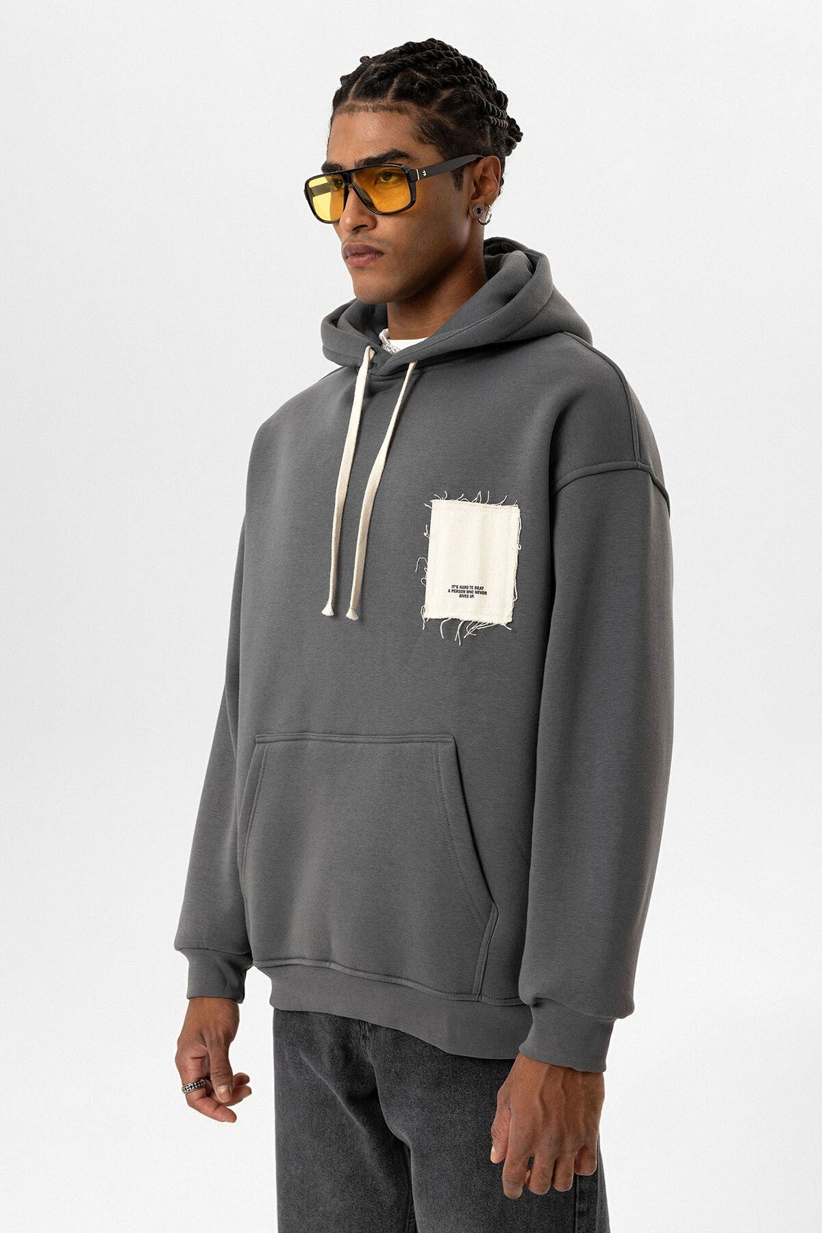 Etiket Detaylı Oversize Kapüşonlu Sweatshirt