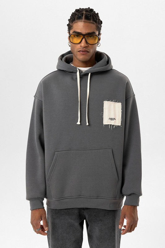 Etiket Detaylı Oversize Kapüşonlu Sweatshirt