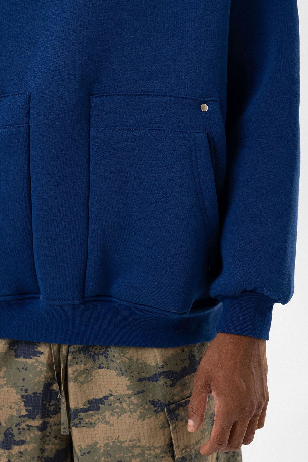 Cep Detaylı Kapüşonlu Oversize Sweatshirt