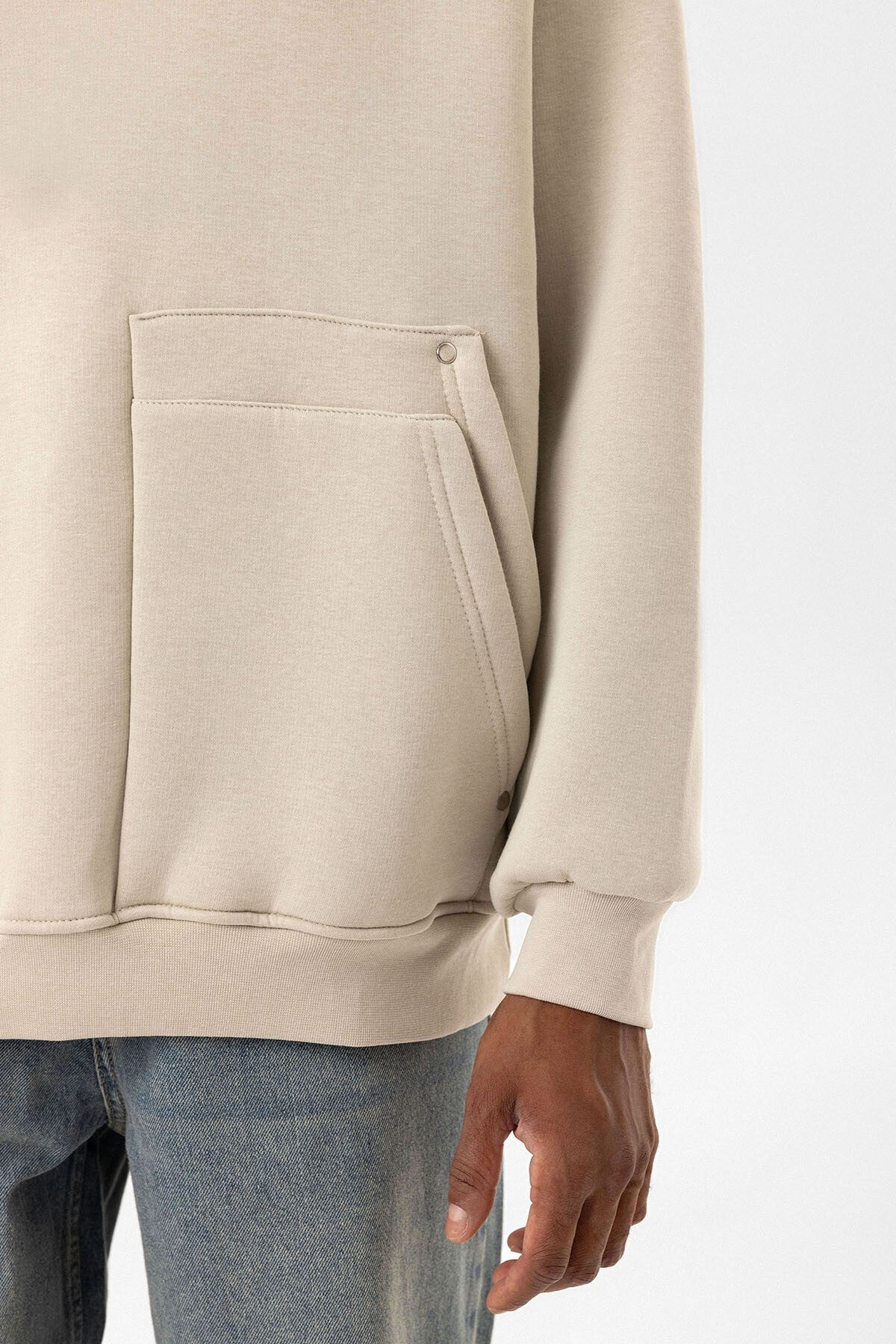 Cep Detaylı Kapüşonlu Oversize Sweatshirt