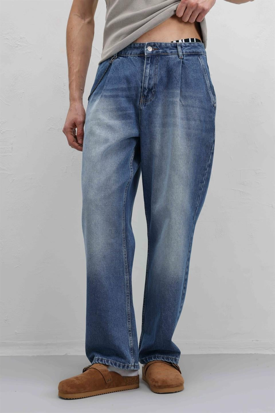 Pileli Zİncir Detaylı Baggy Jean