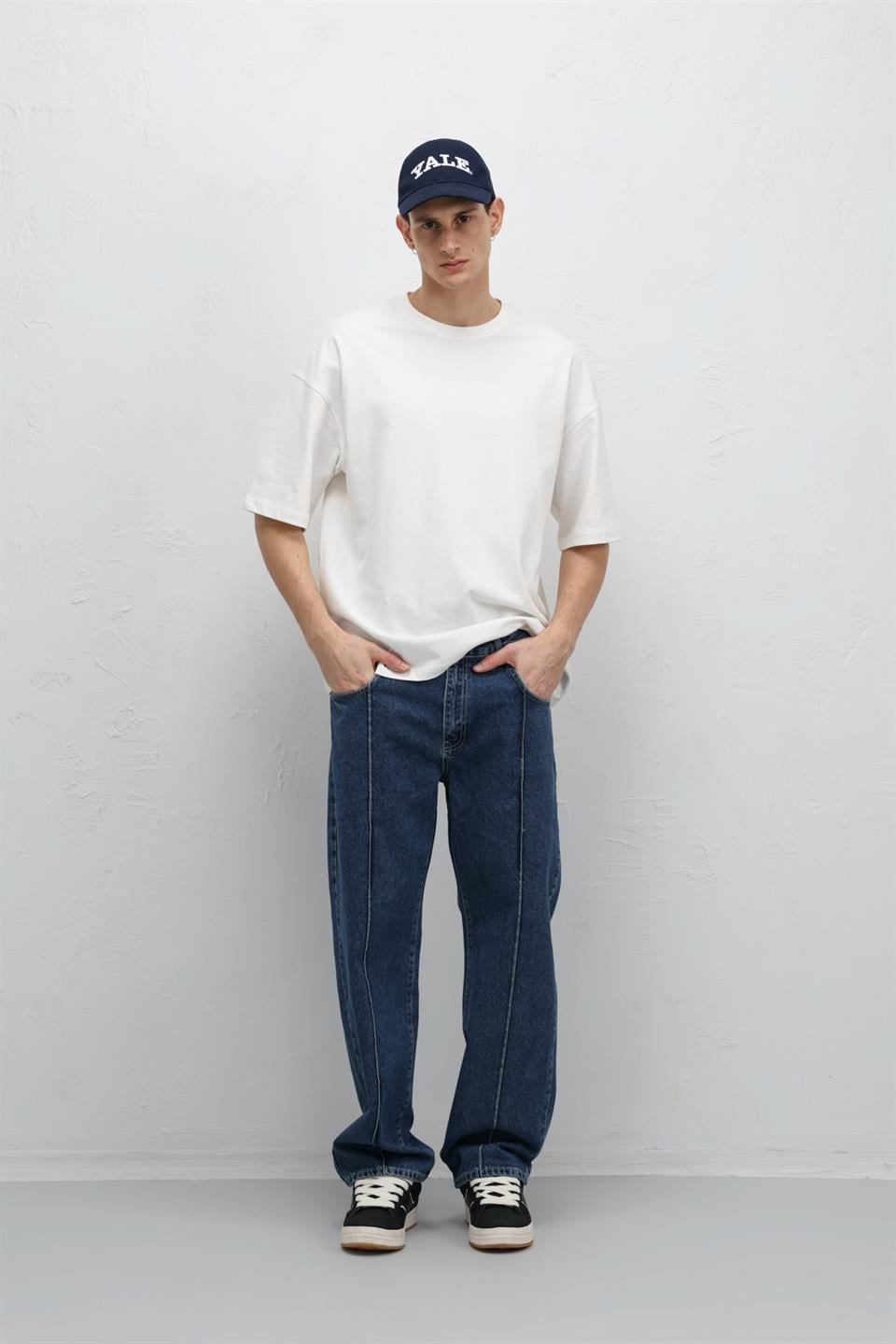 Dikiş Detaylı Relaxed Fit Jean