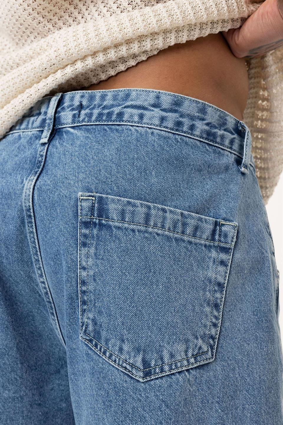 Dikiş Detaylı Relaxed Fit Jean
