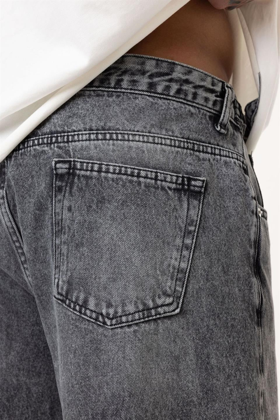 Relaxed Fit Jean