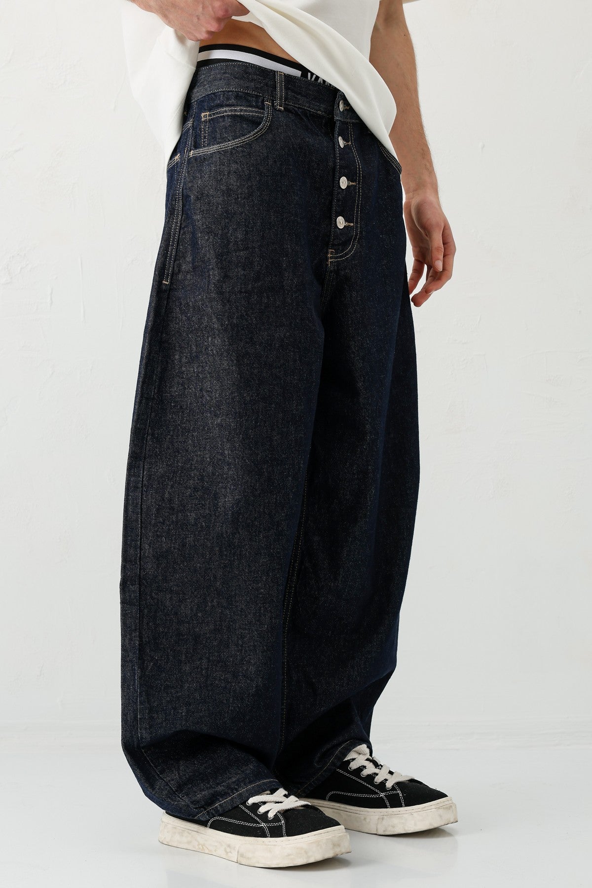 Barrel Fit Jeans