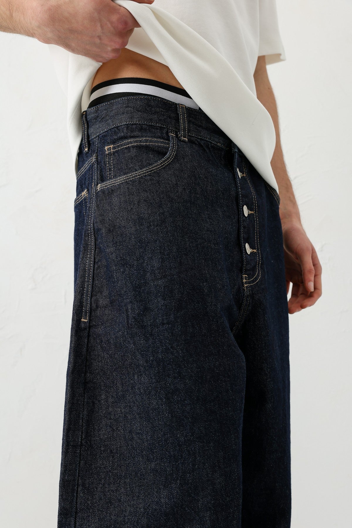 Barrel Fit Jeans