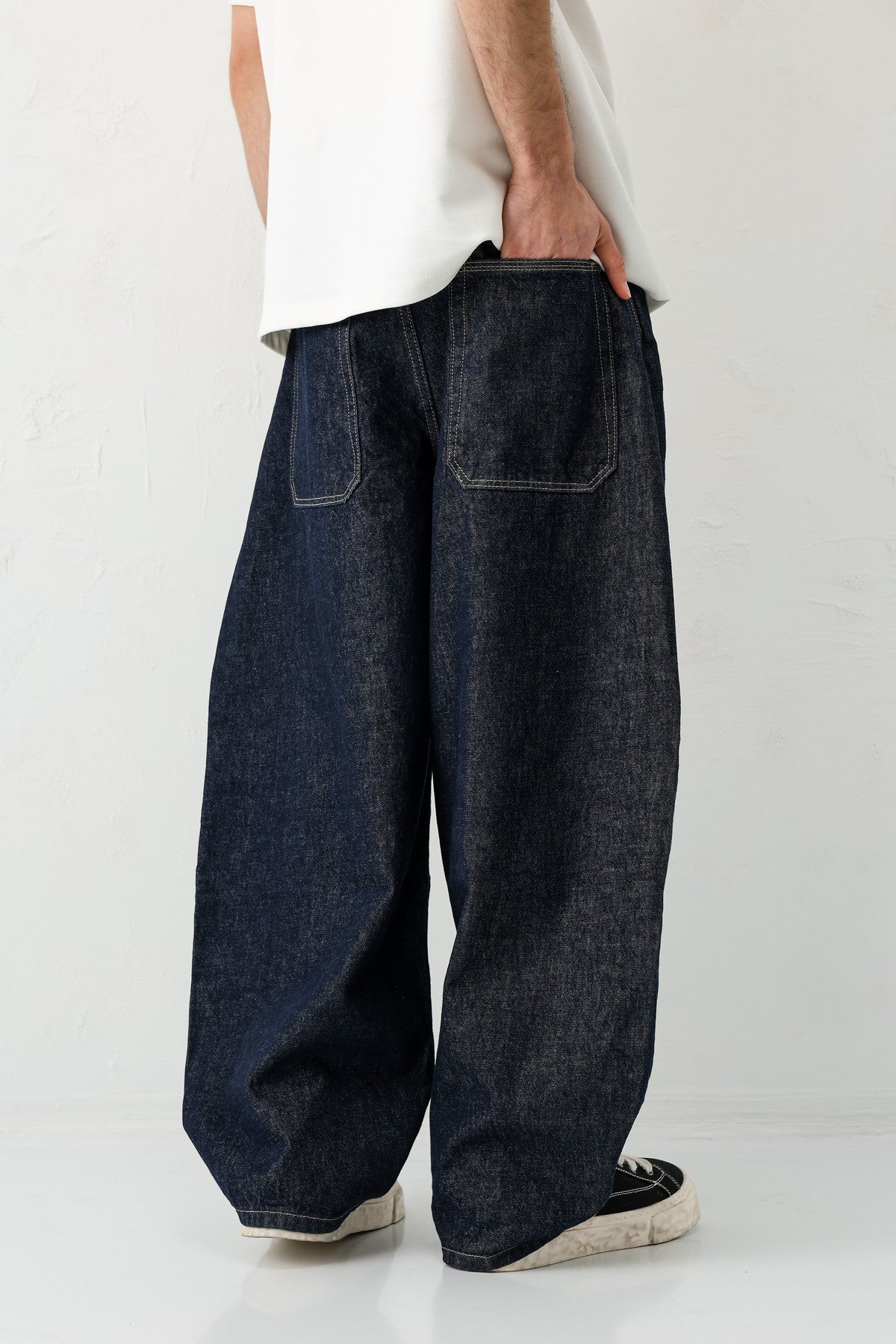 Barrel Fit Jeans
