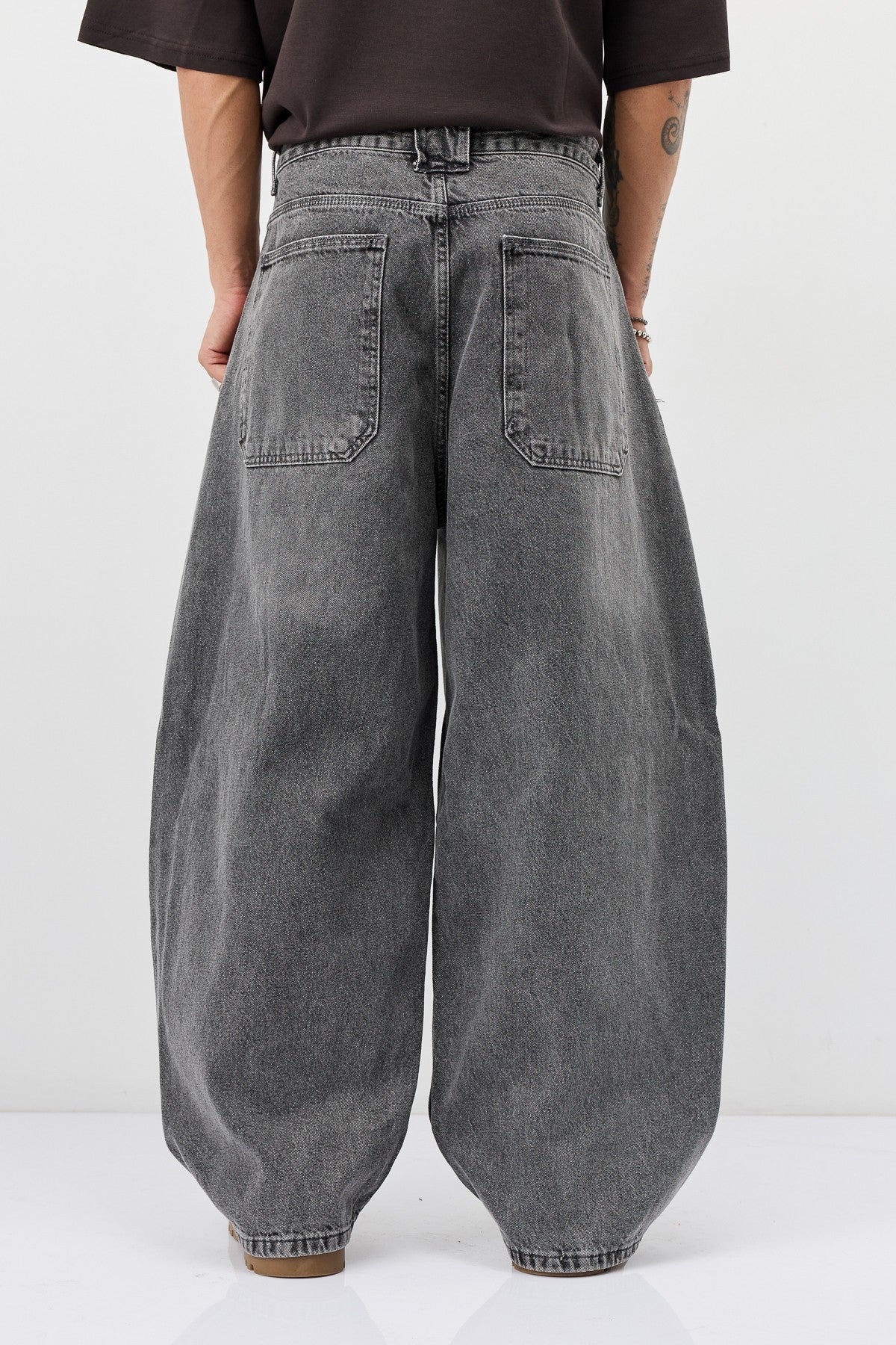 Barrel Fit Jeans