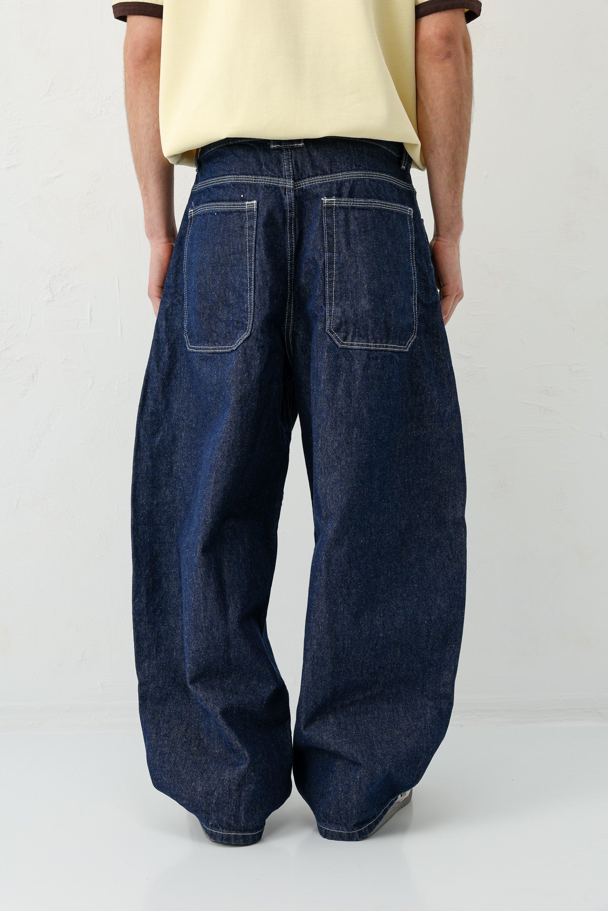 Barrel Fit Jeans