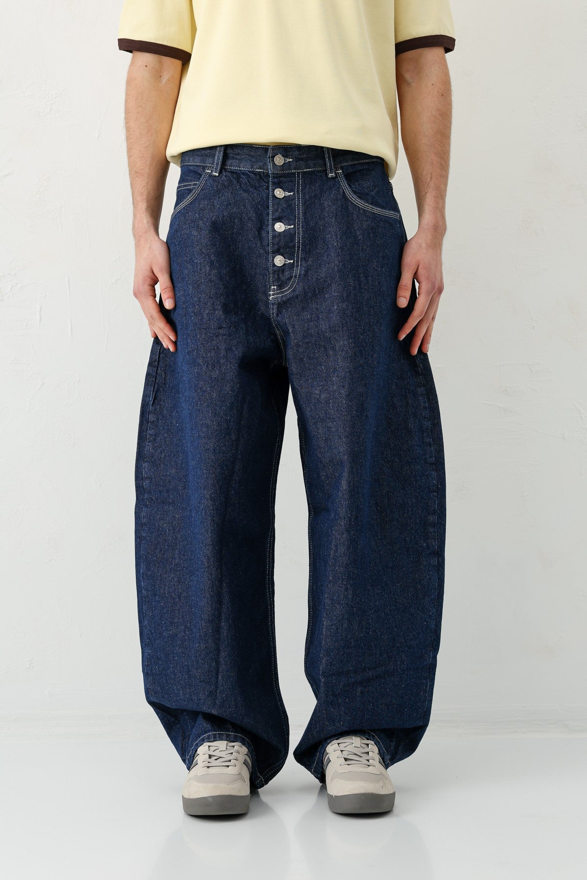 Barrel Fit Jeans