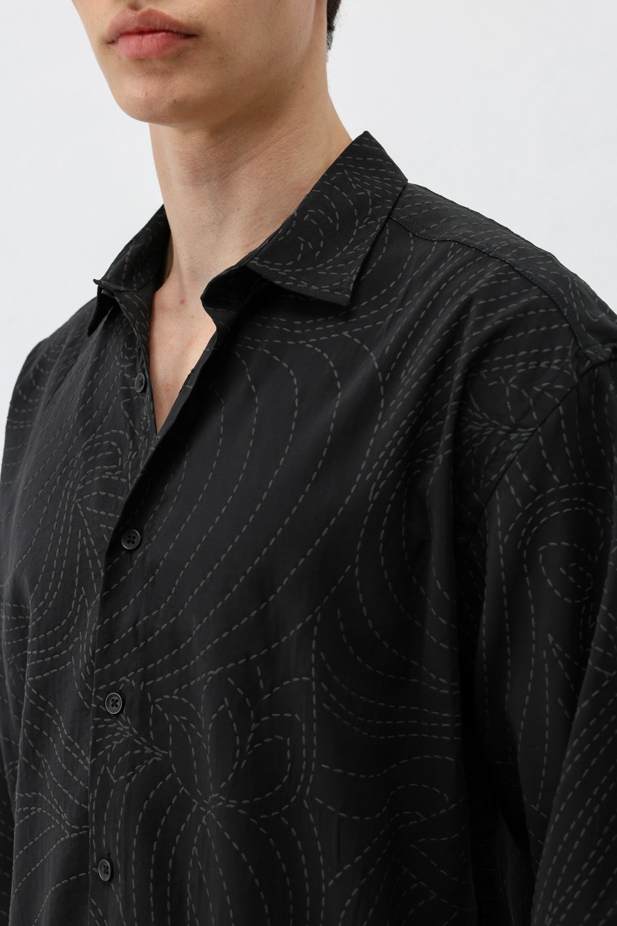 Oversize Dikiş Detaylı Gömlek