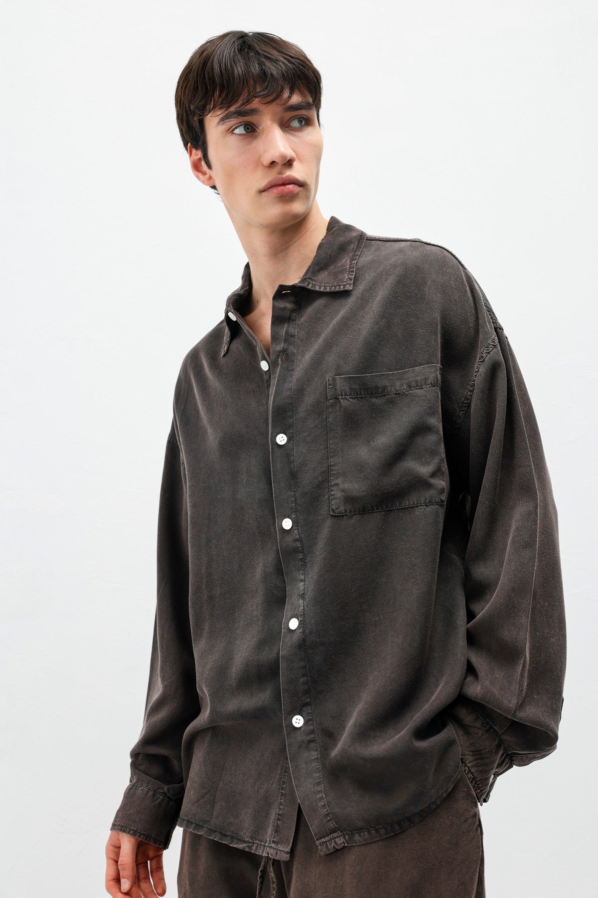 Oversize Yıkamalı Cep Detaylı Gömlek