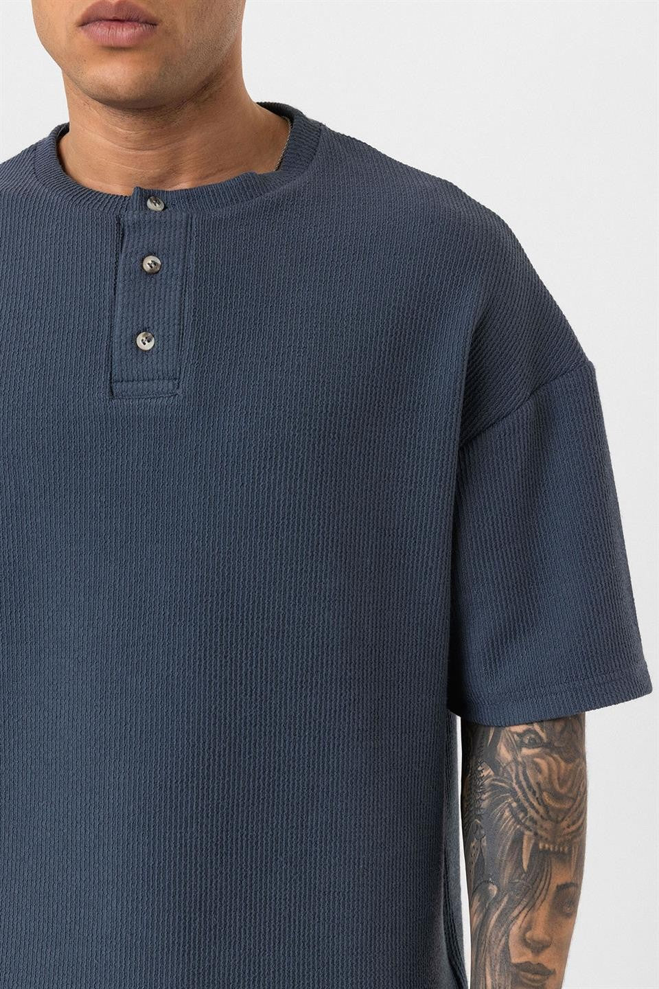 Düğmeli Yaka Oversize Tişört