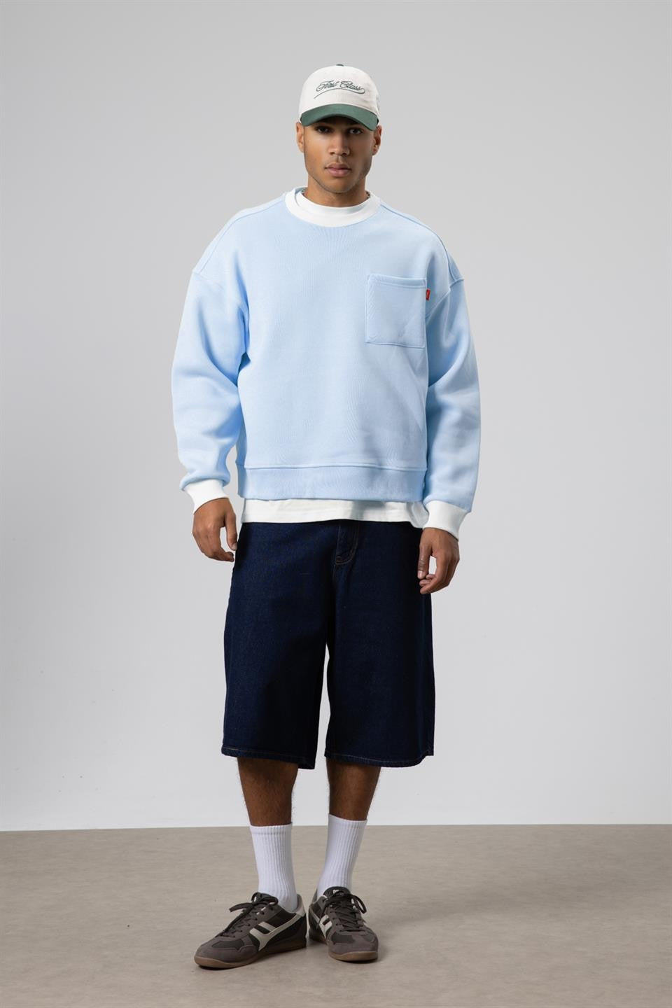 Bisiklet Yaka Cep Detaylı Oversize Sweatshirt