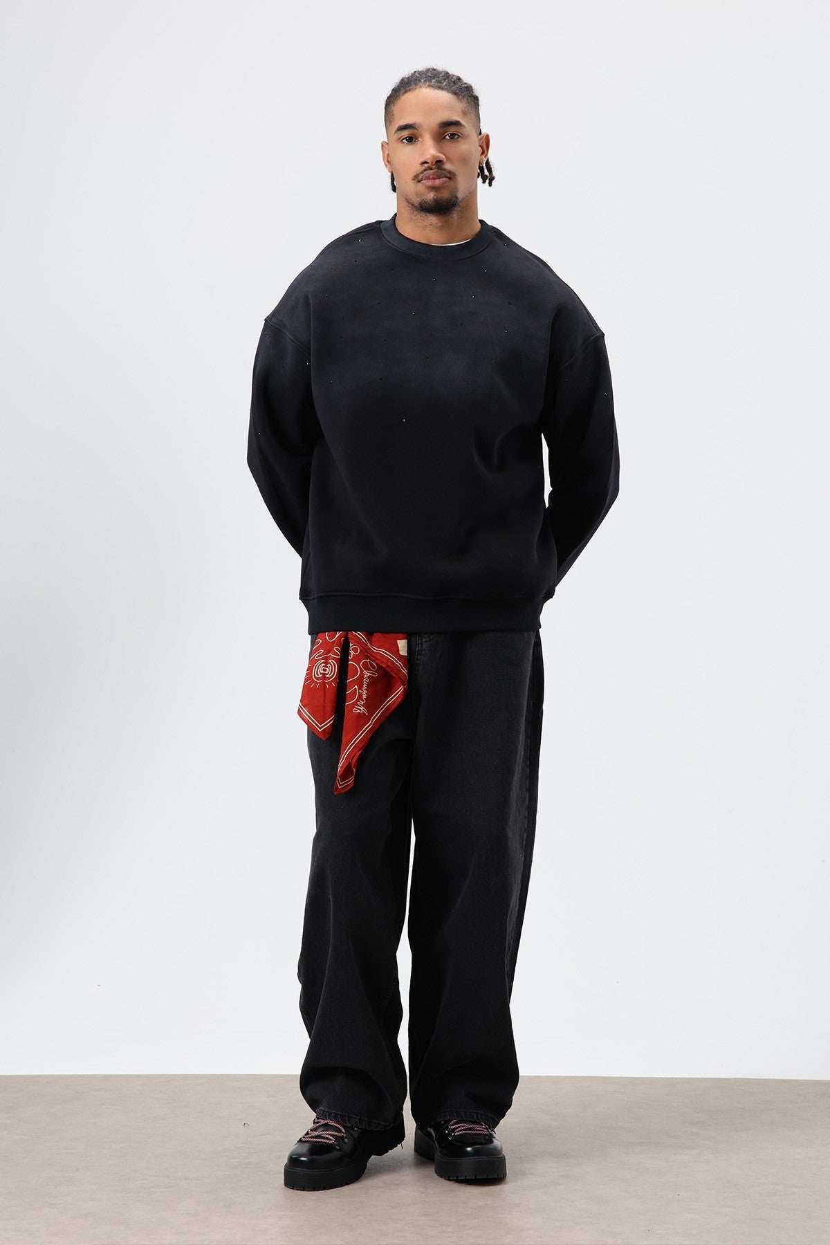 Yıkamalı Taş Detaylı Oversize Sweatshirt