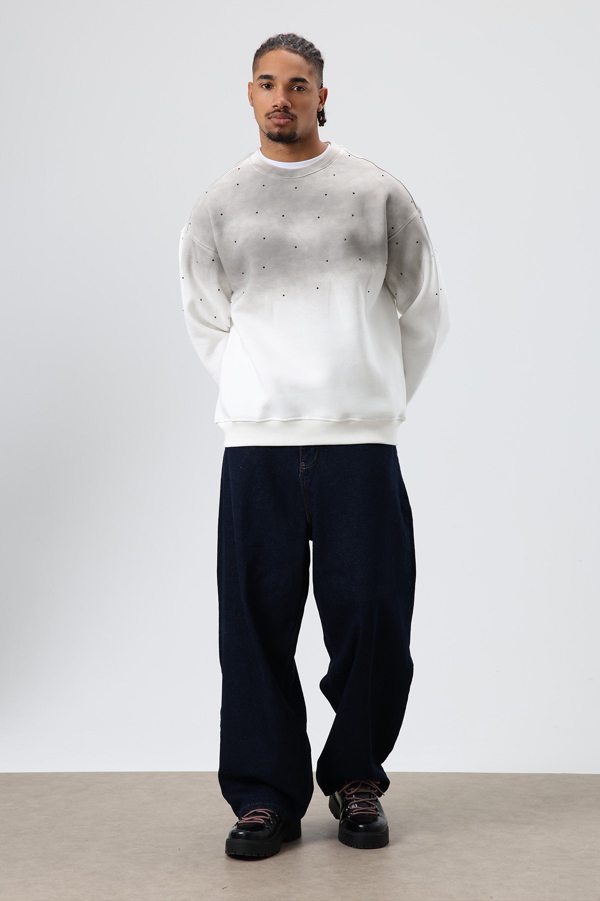 Yıkamalı Taş Detaylı Oversize Sweatshirt