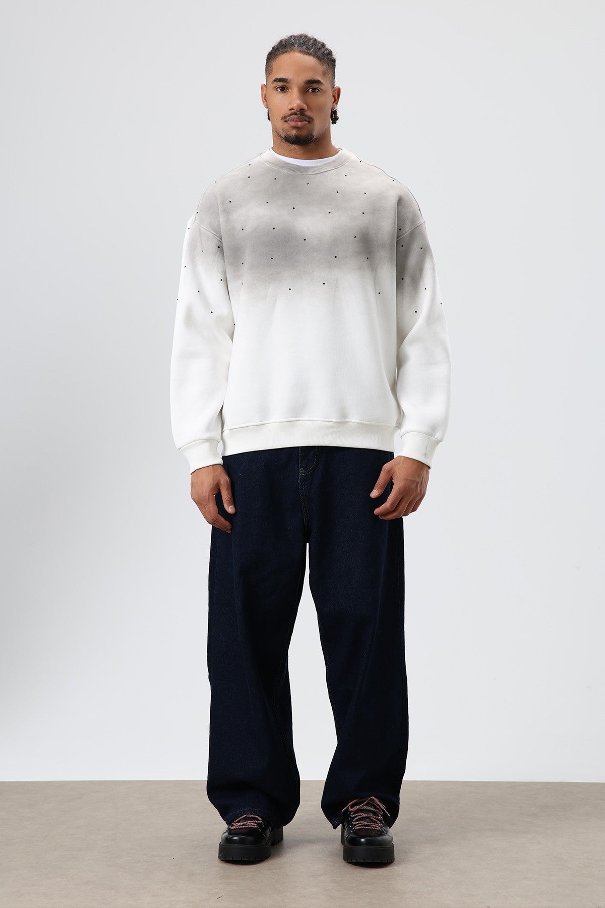 Yıkamalı Taş Detaylı Oversize Sweatshirt