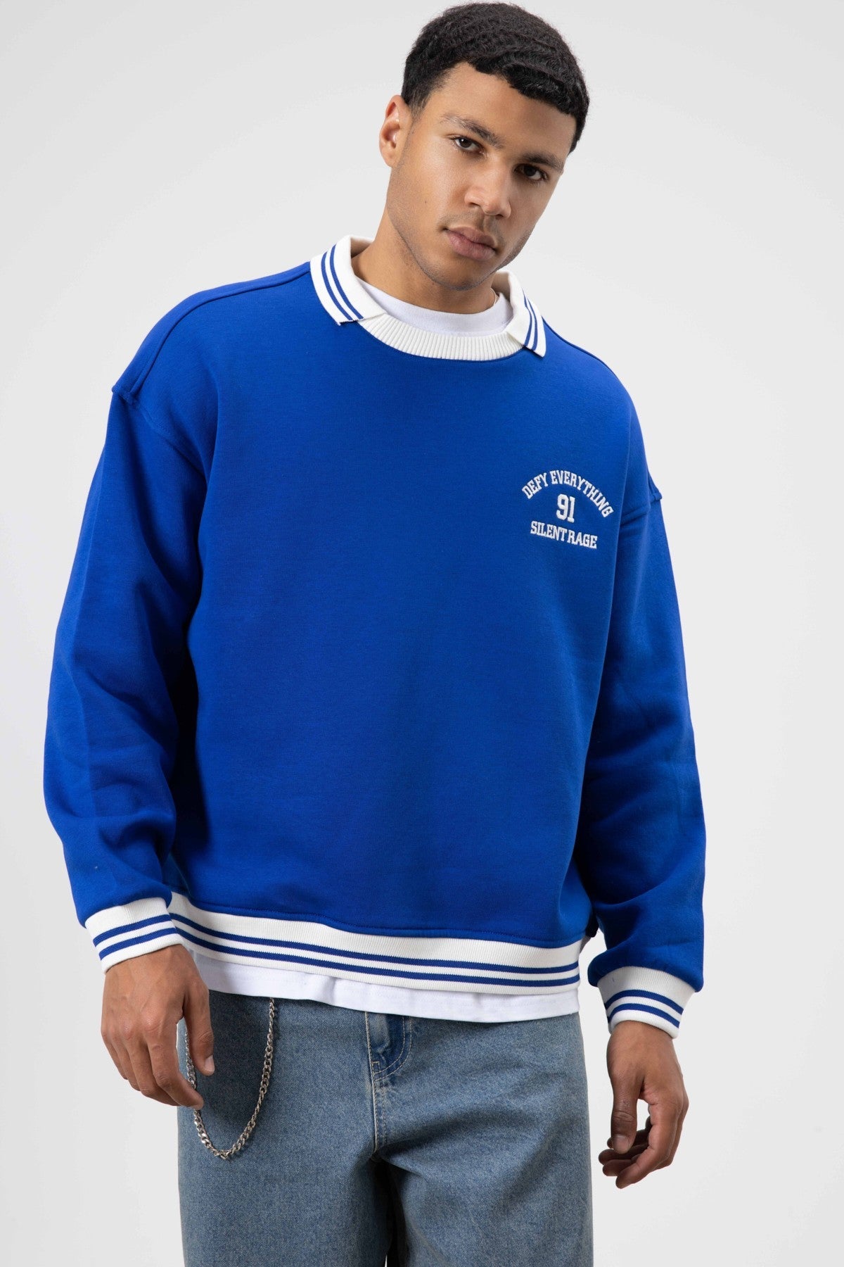 Oversize Yaka Nakış Detaylı Sweatshirt