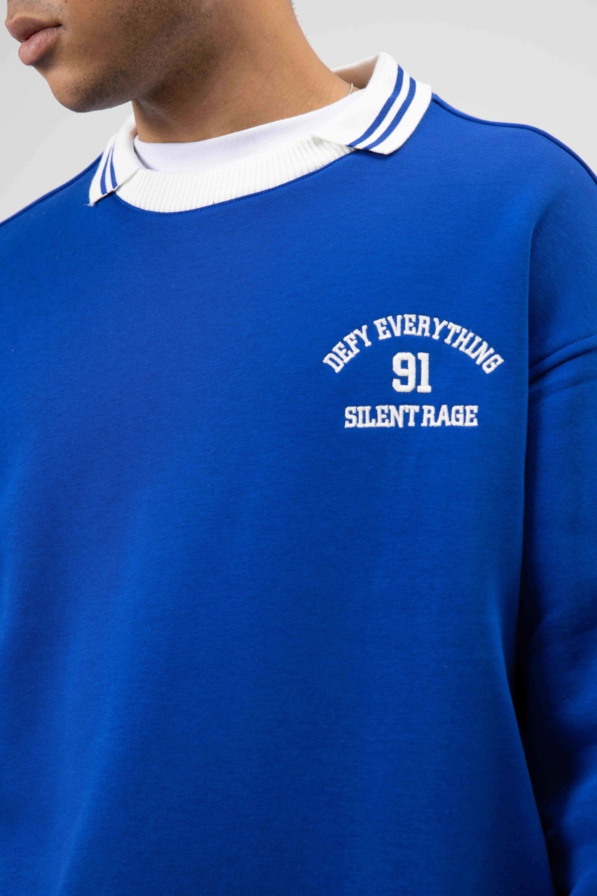 Oversize Yaka Nakış Detaylı Sweatshirt