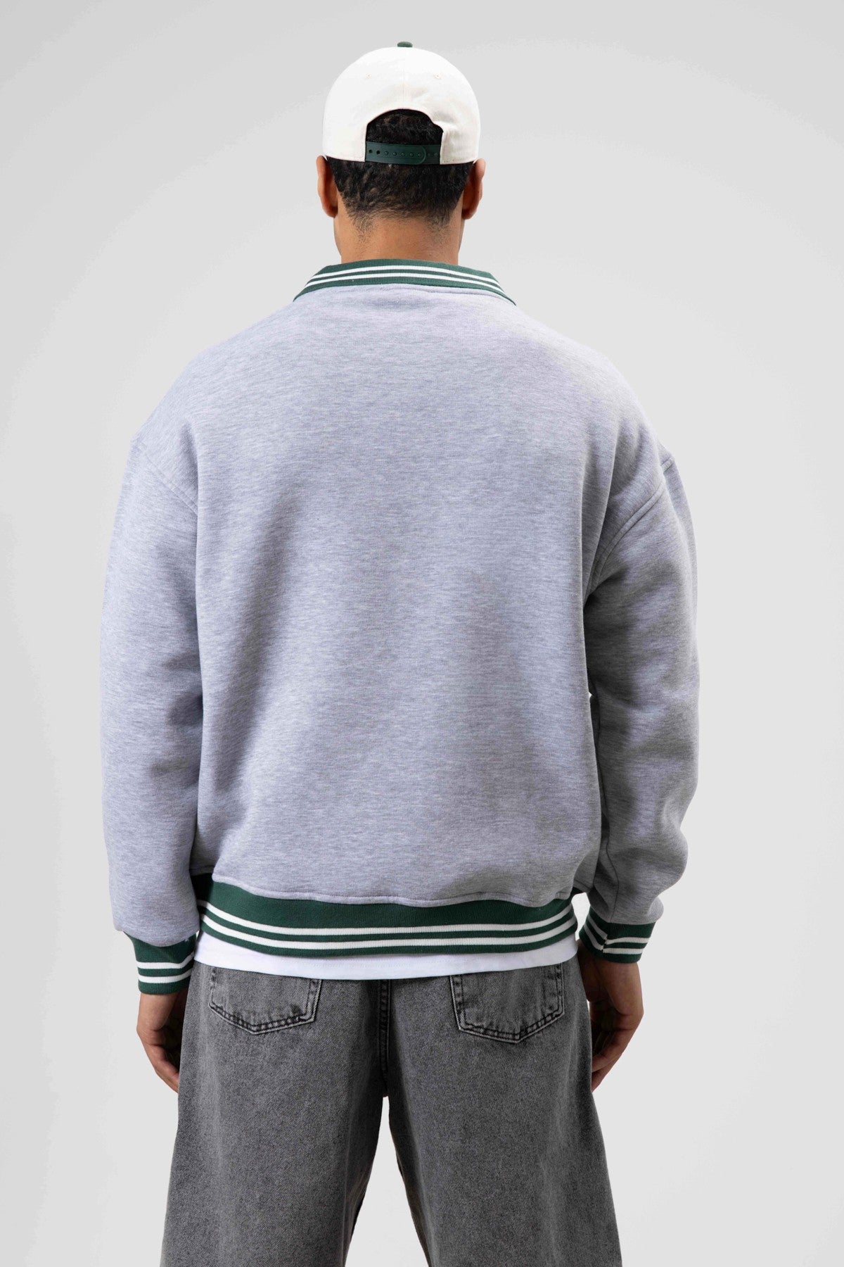 Oversize Yaka Nakış Detaylı Sweatshirt