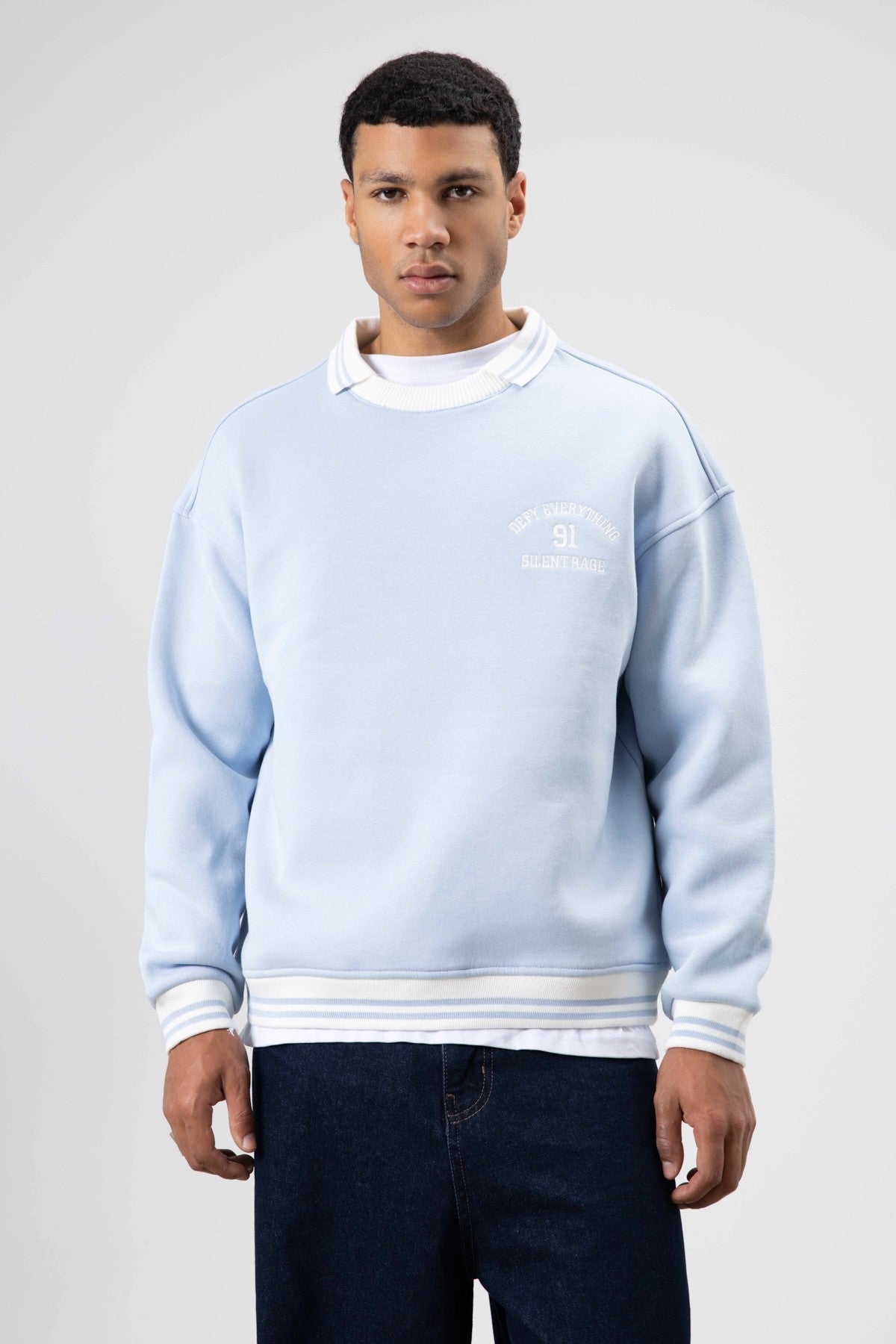 Oversize Yaka Nakış Detaylı Sweatshirt