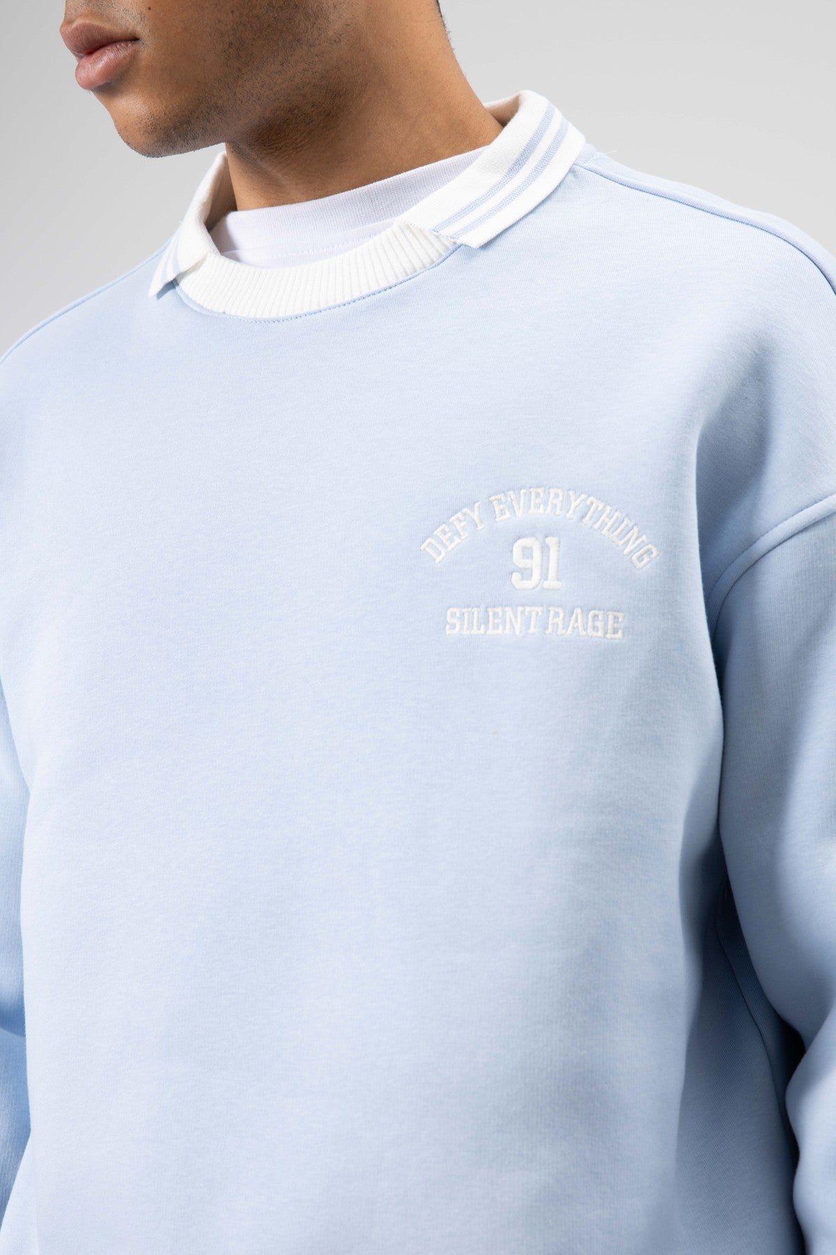 Oversize Yaka Nakış Detaylı Sweatshirt
