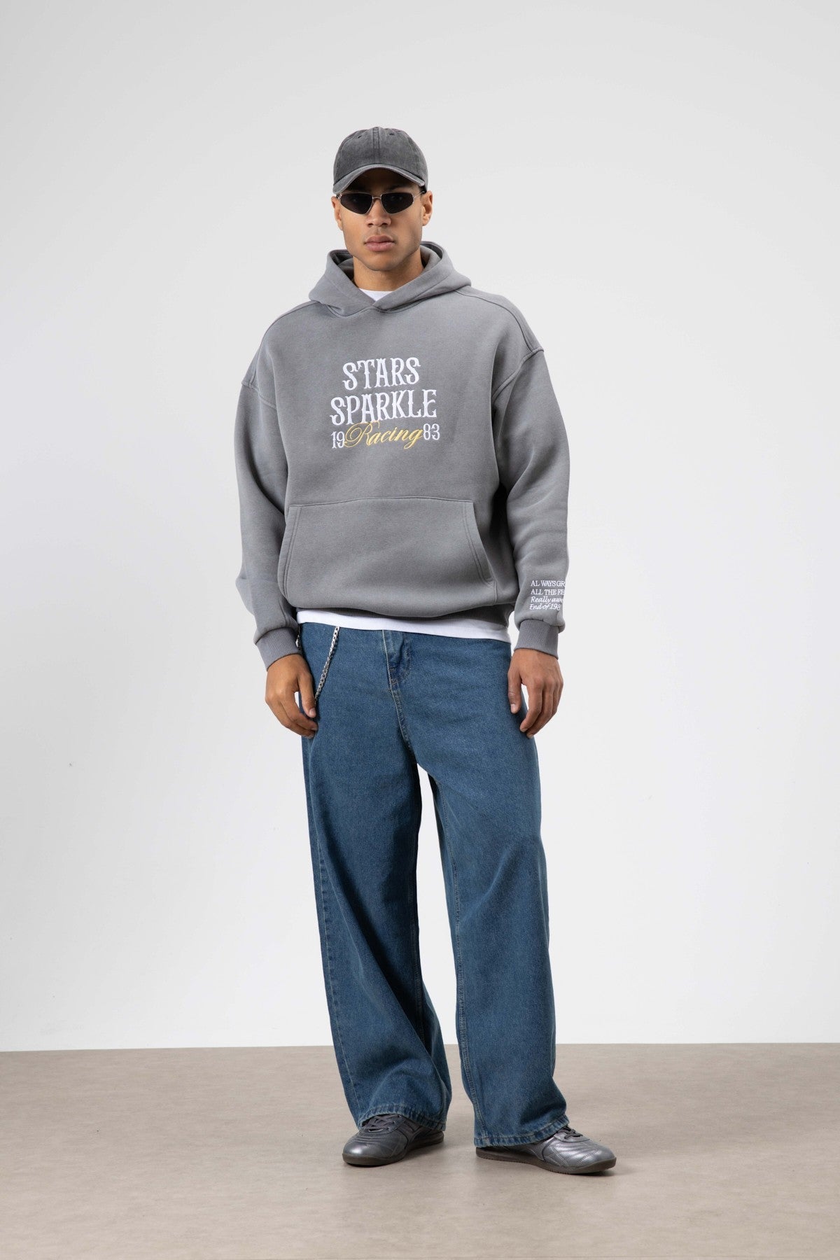 Oversize Nakış BaskılıKapüşonlu Sweatshirt