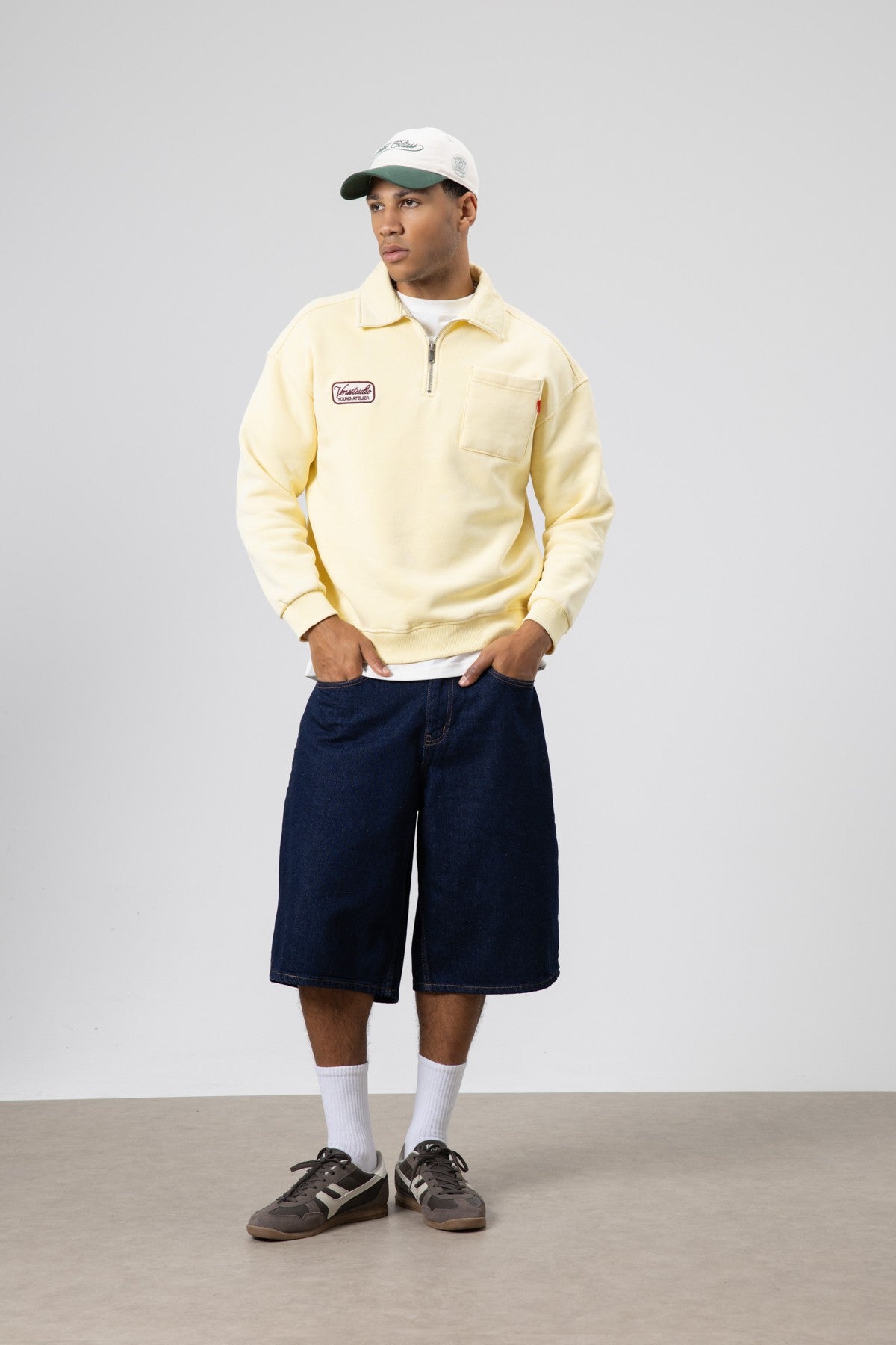 Yaka Fermuarlı Oversize Baskılı Sweatshirt
