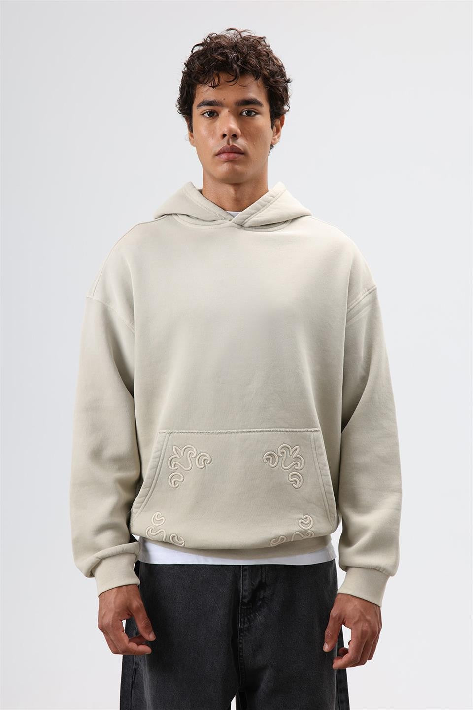 Oversize Nakış Detaylı Hoodie