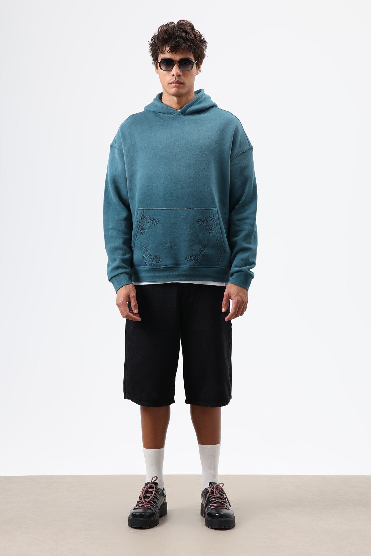 Oversize Nakış Detaylı Hoodie
