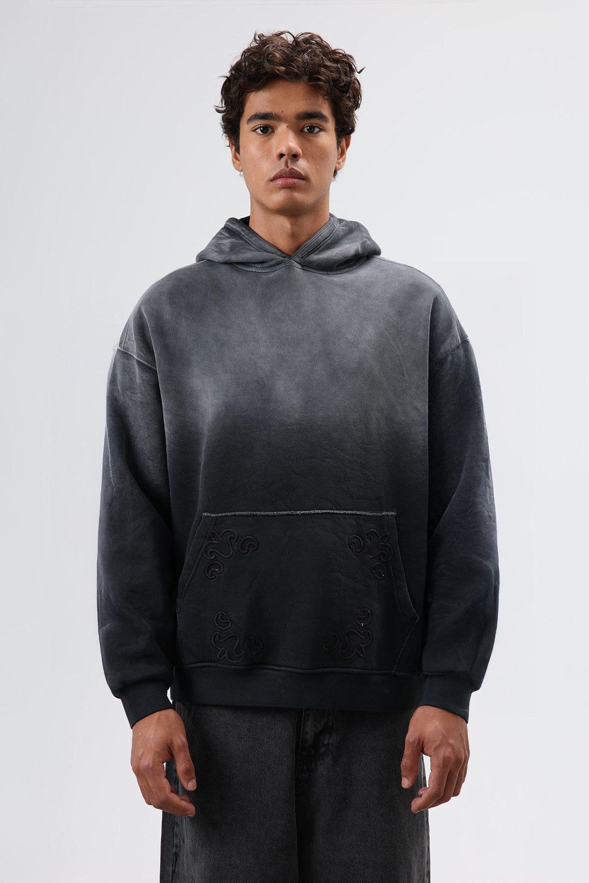 Oversize Nakış Detaylı Hoodie
